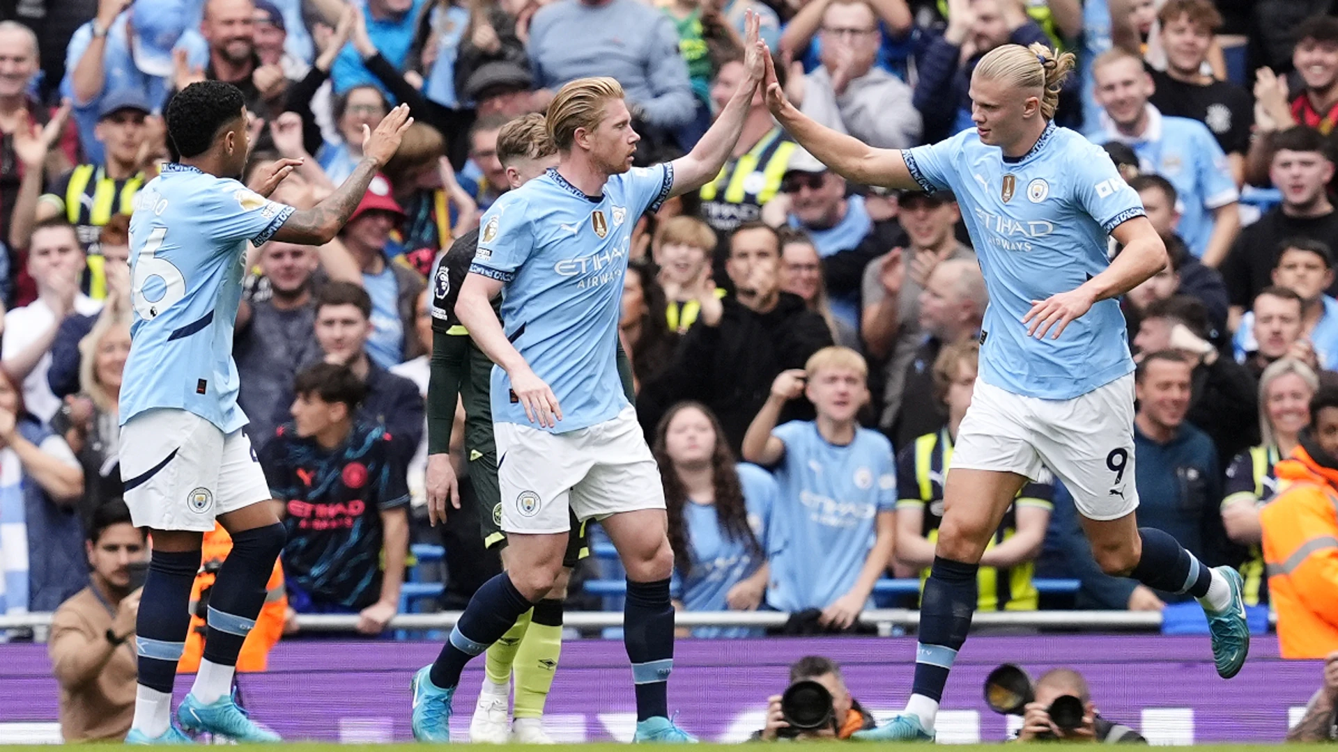 Haaland strikes twice as Man City come from behind to beat Brentford