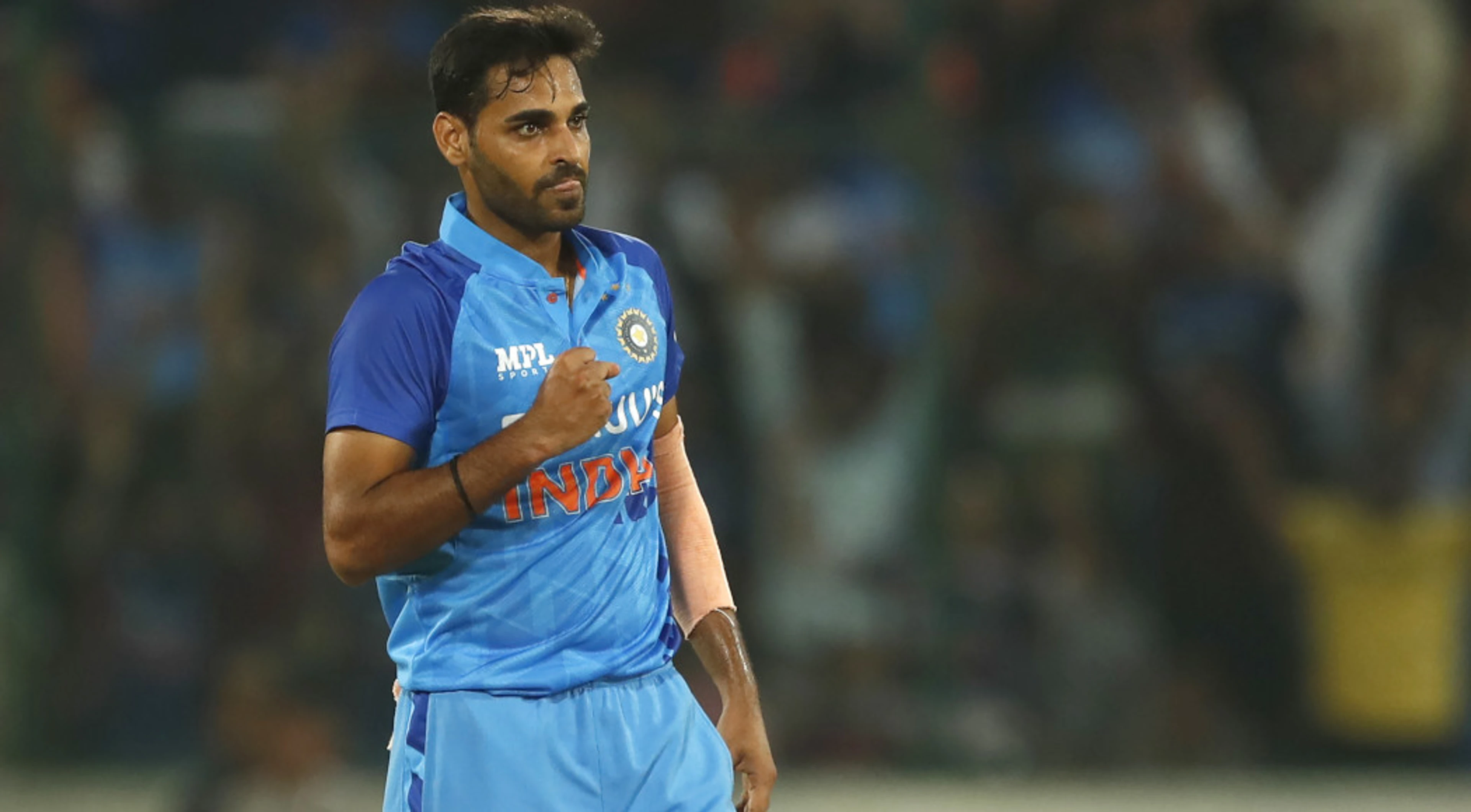 Rohit backs Kumar as India look to fix bowling