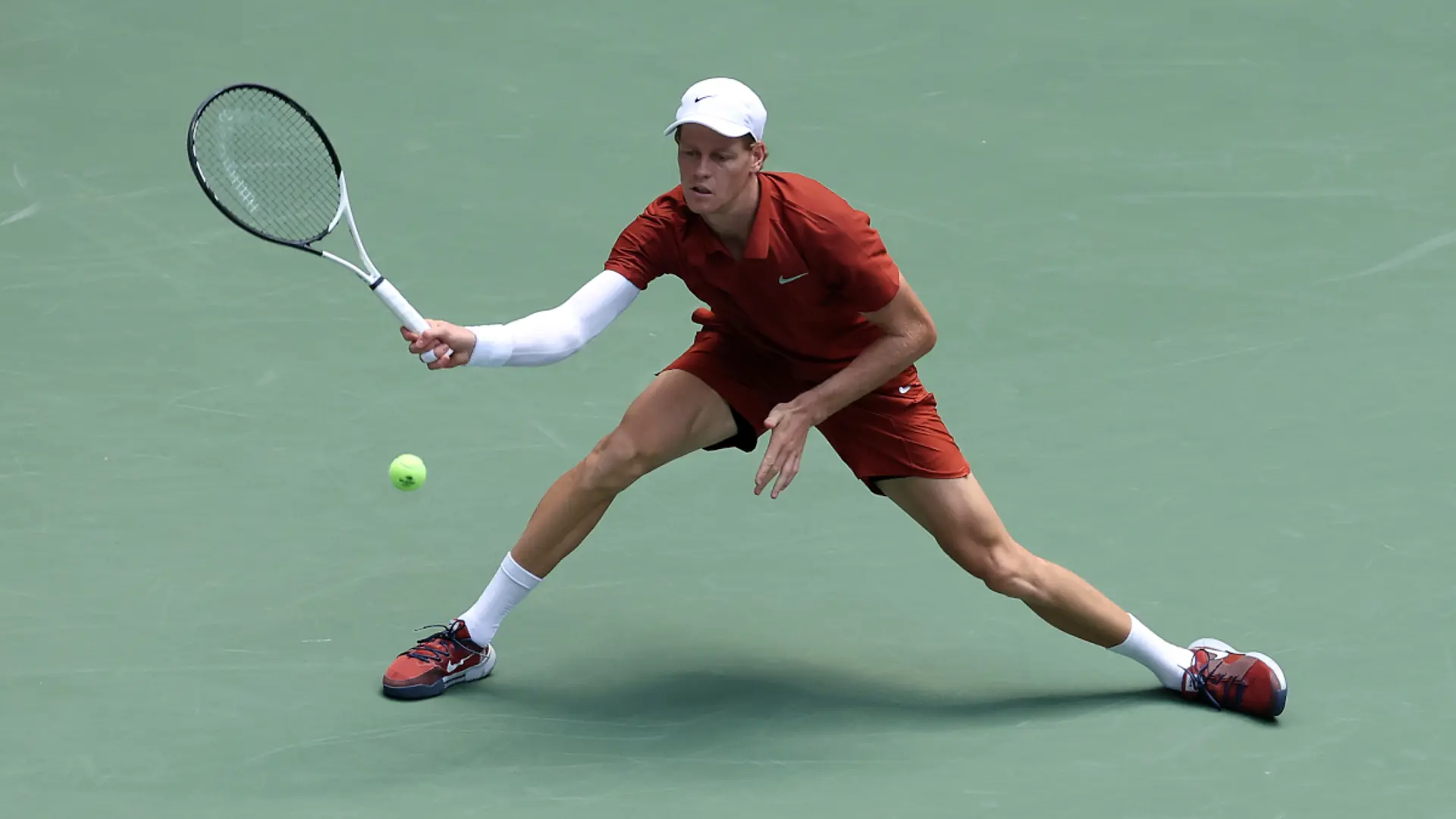 DAY 3 WRAP: Sinner, Swiatek romp through at US Open as Gauff struggles