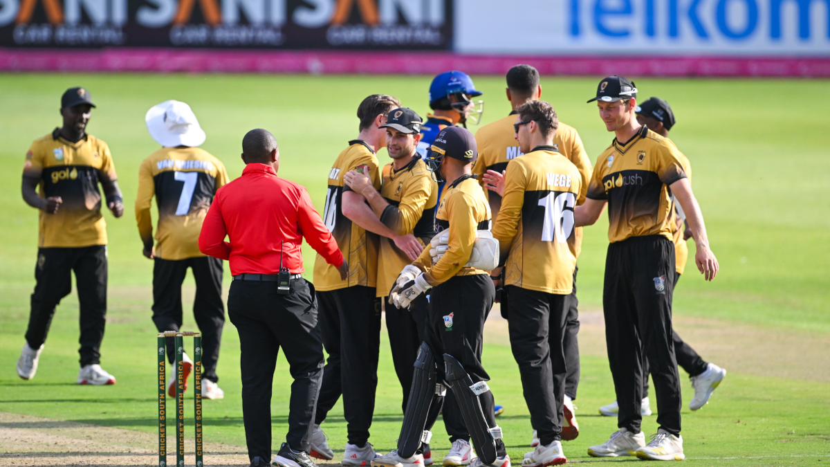 Smith smites Dragons as Province win opener