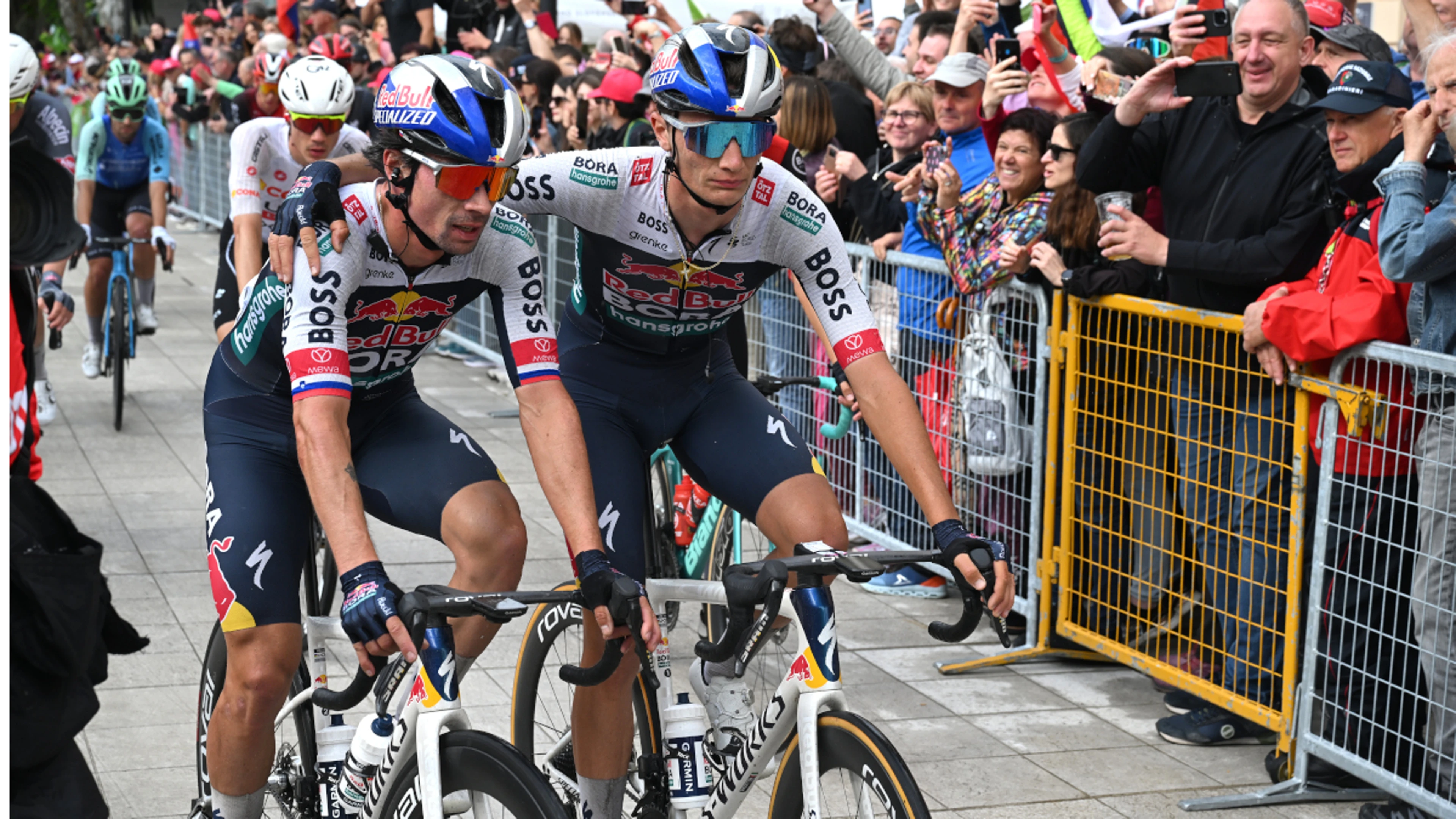 Roglic abandons Giro d'Italia after latest crash