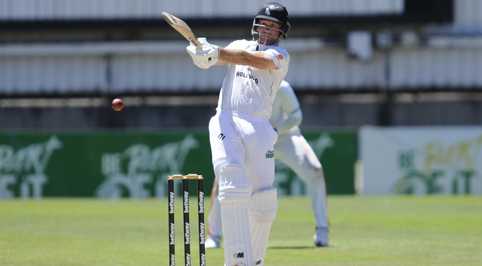 Day 1 wrap: Swanepoel put Knights in control, Warriors on top, Erwee stands tall