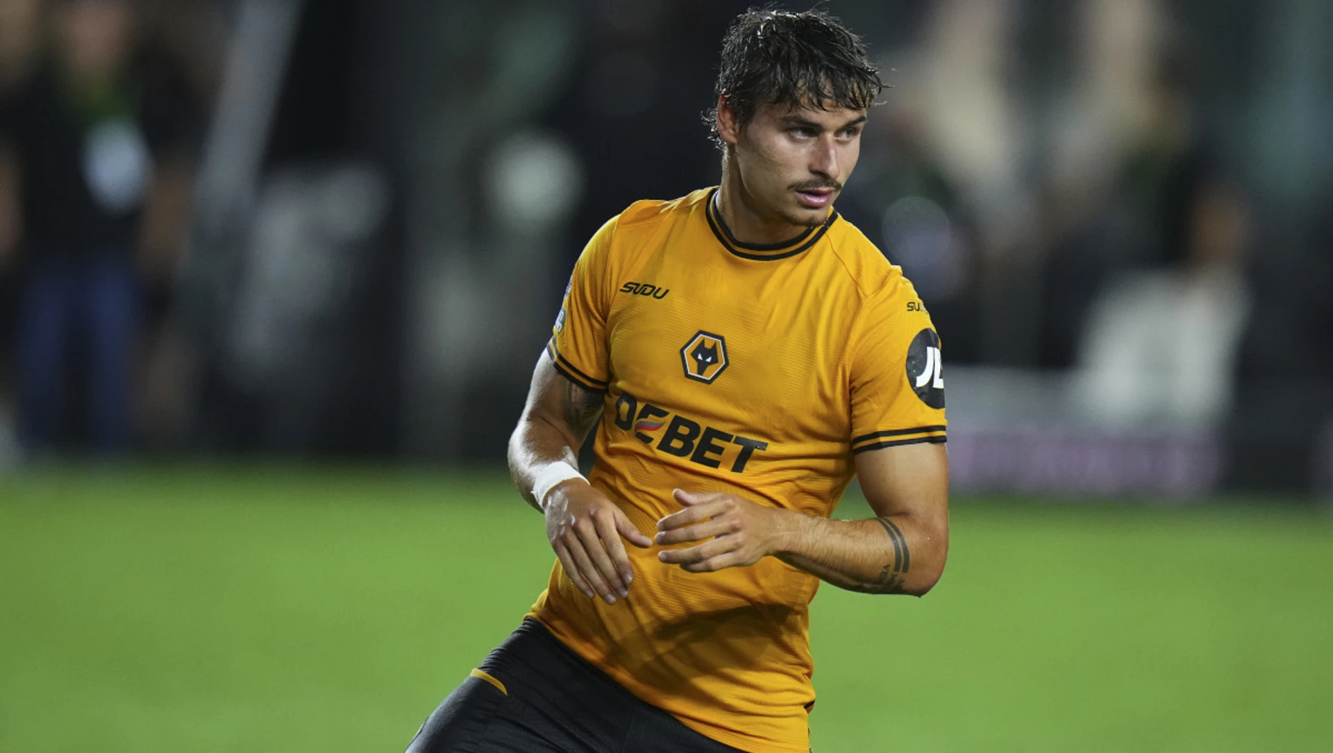 Wolves defender Bueno joins Feyenoord on loan