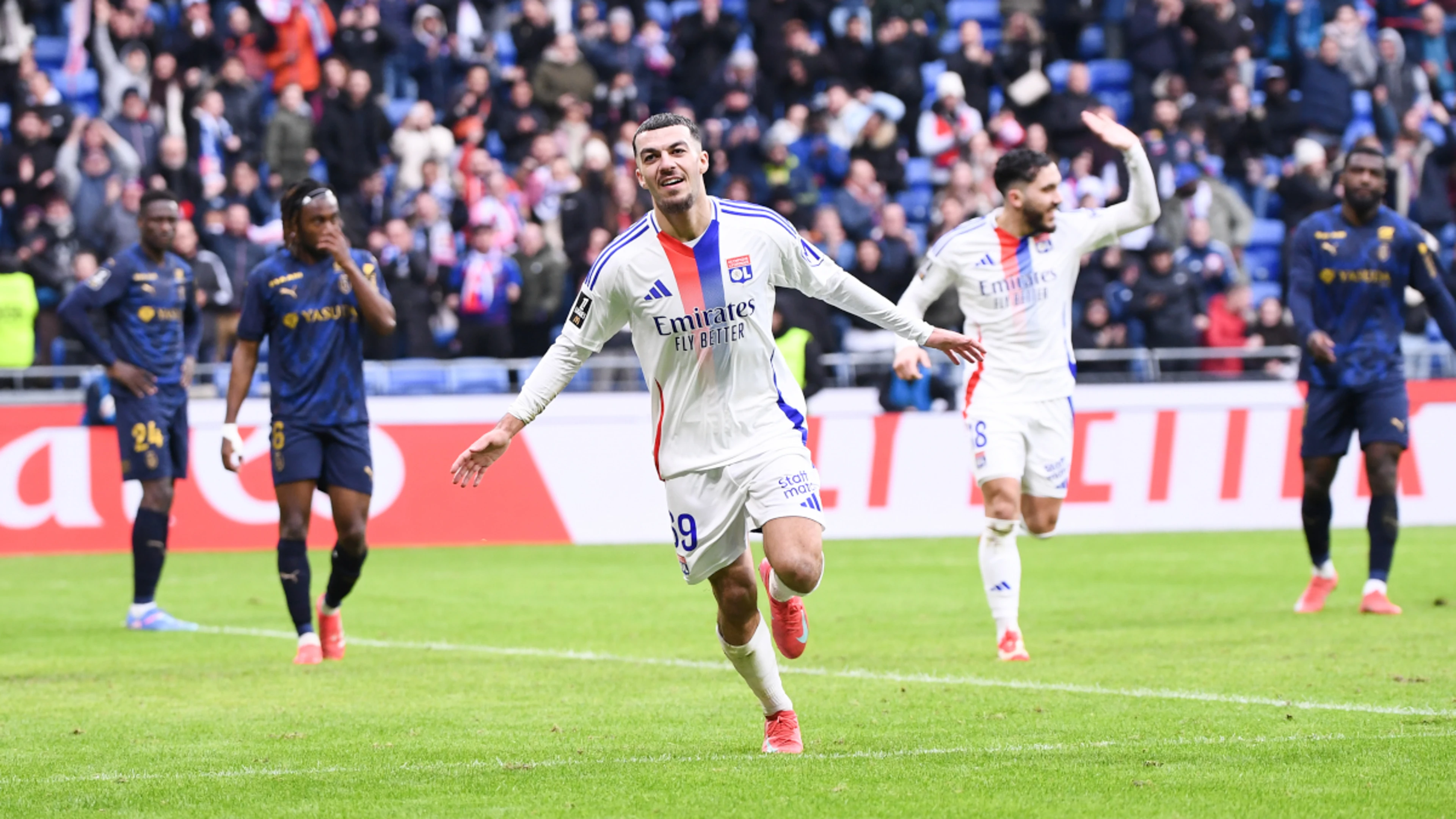 Fonseca notches first win in charge of Lyon