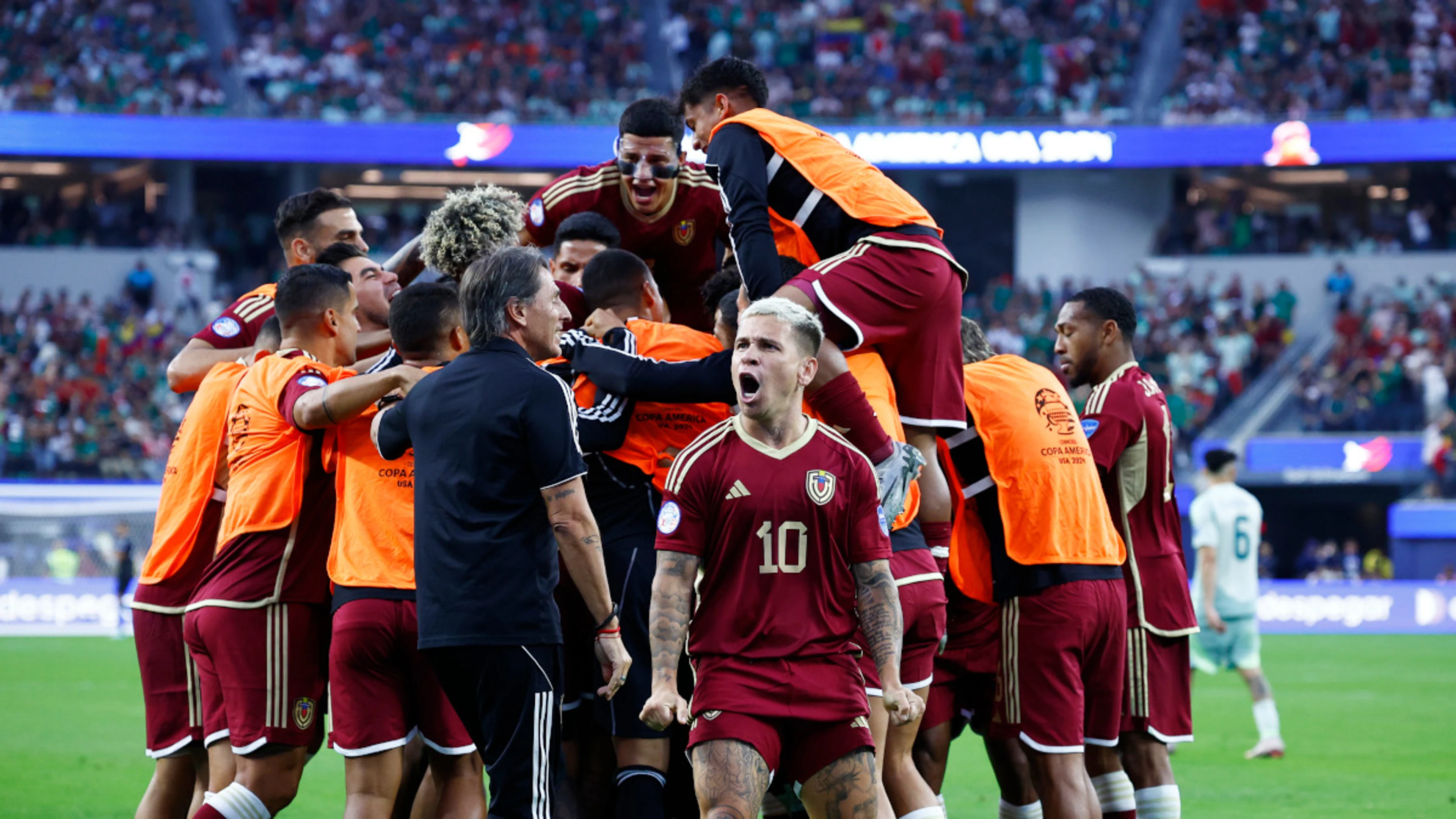 Venezuela into Copa quarters after Mexico defeat, Jamaica out