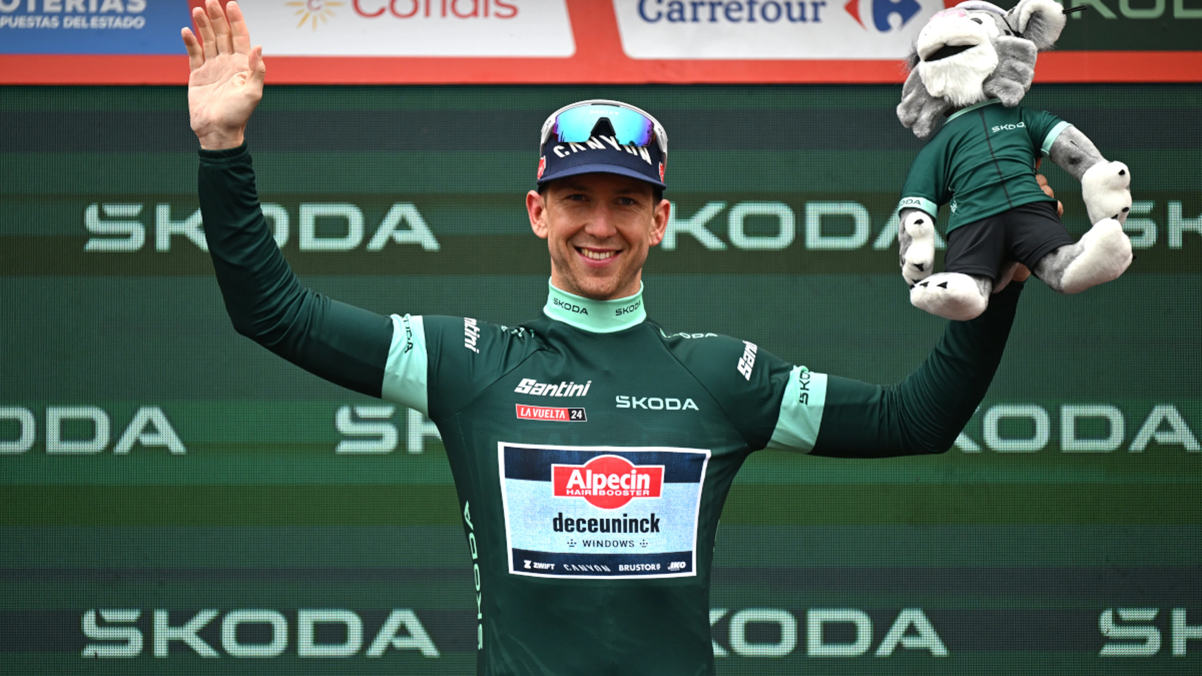 Groves secures third Vuelta stage win in wet sprint