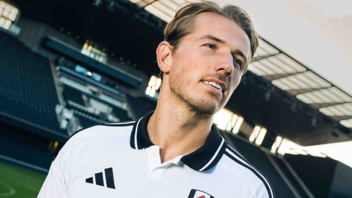 Fulham sign Norway midfielder Berge from Burnley