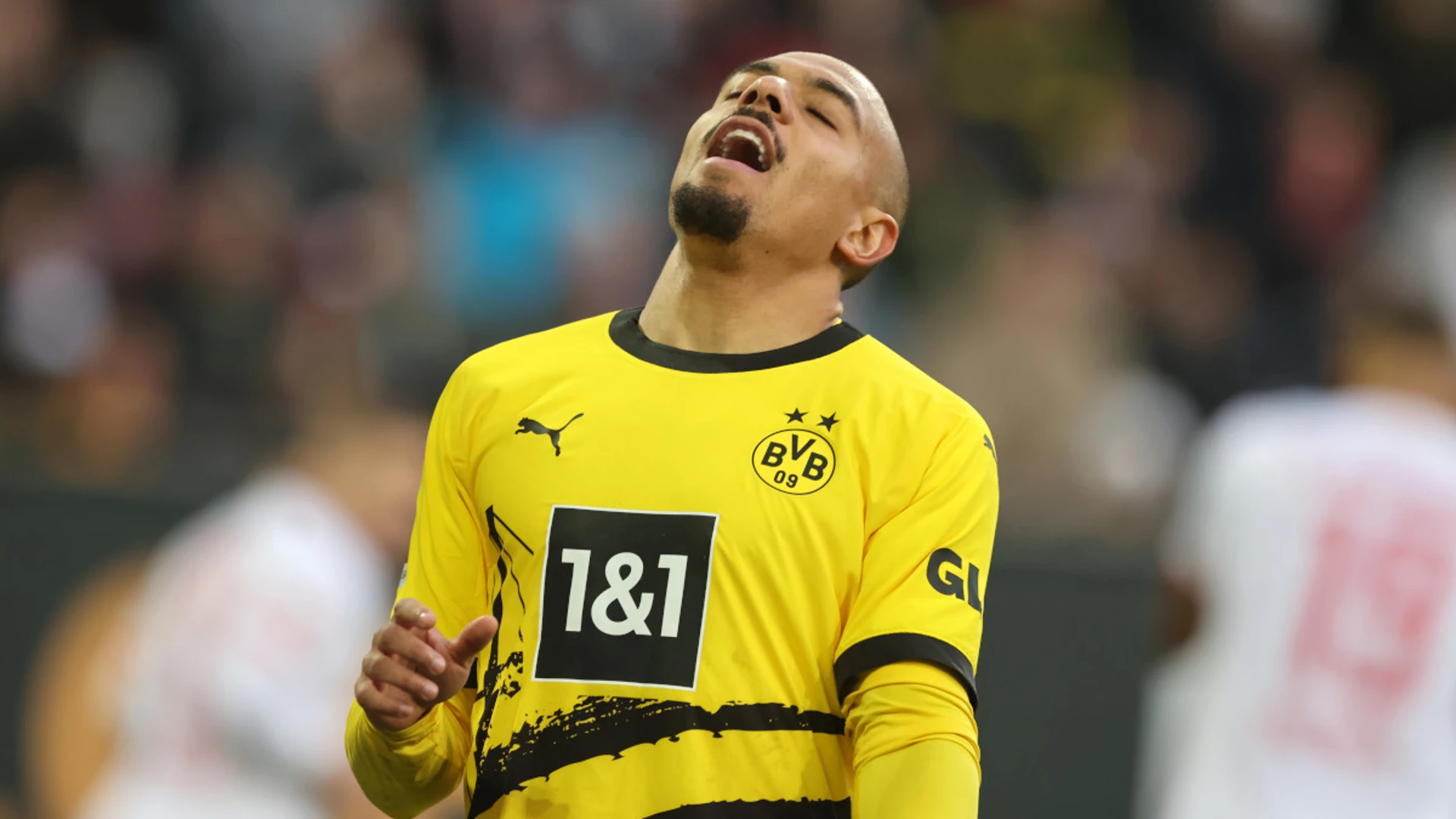 Dortmund's poor run continues with draw at Augsburg