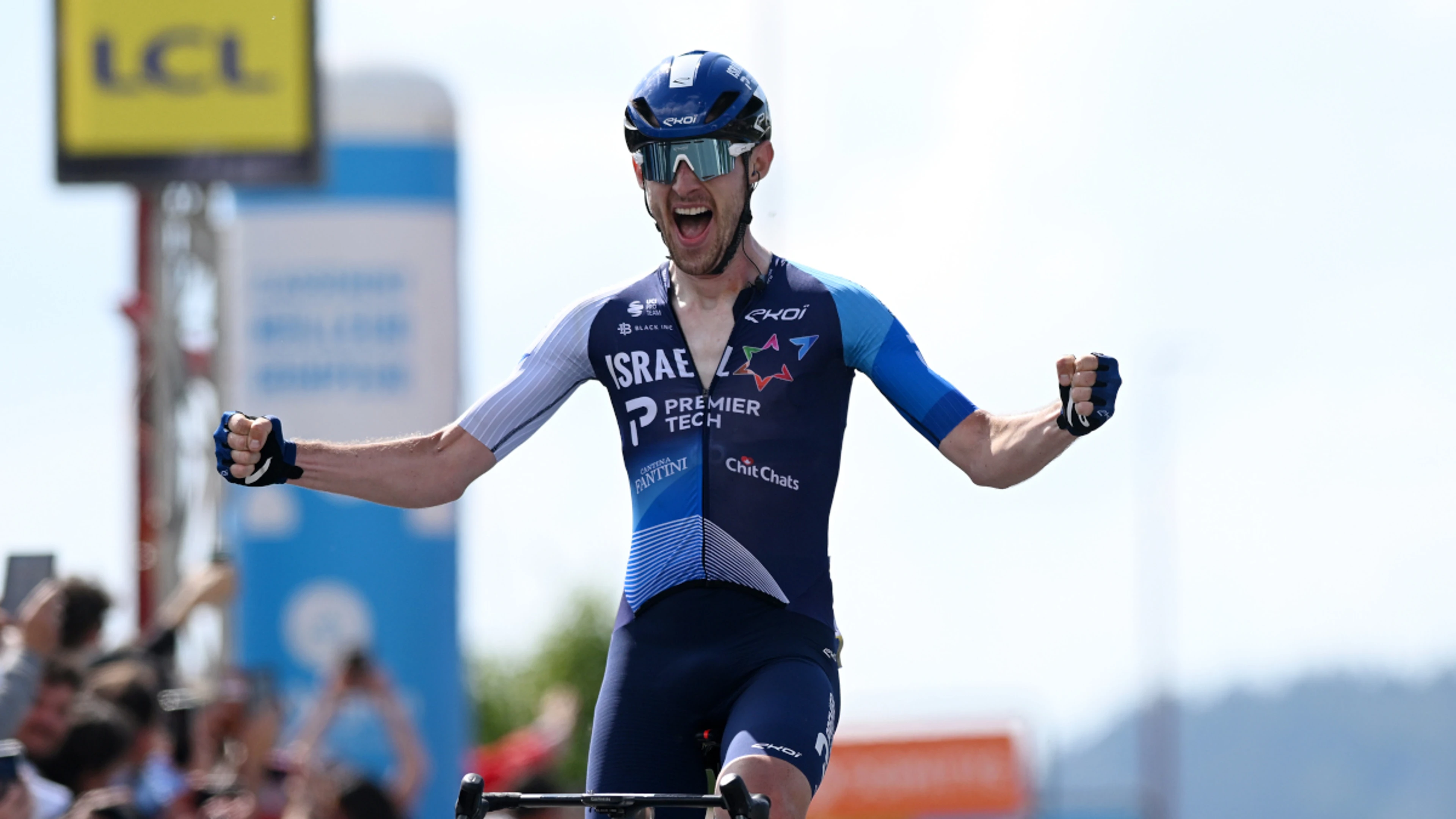 Gee ends run of near misses to take Dauphine lead