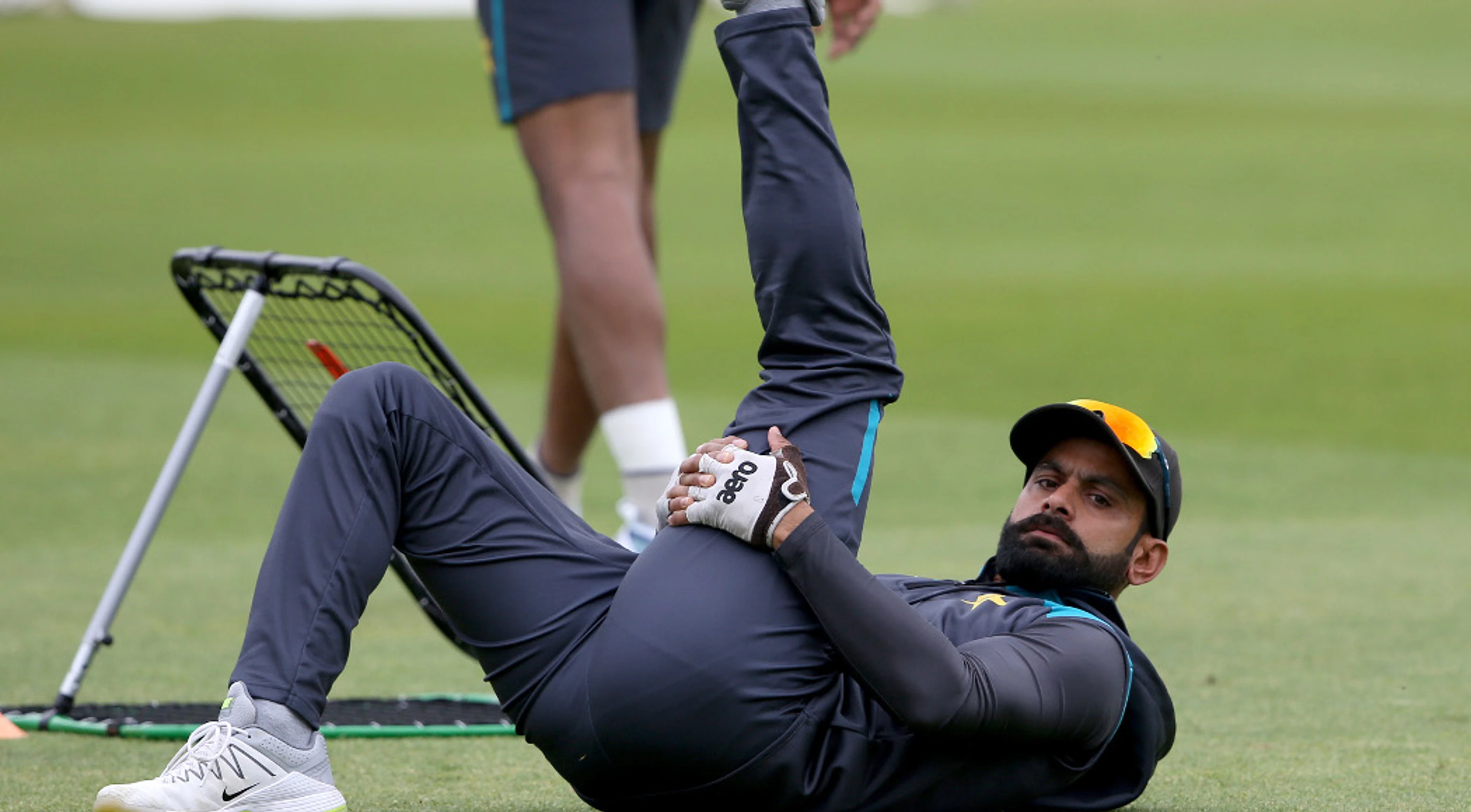 Pakistan recall Hafeez and Malik for Bangladesh Twenty20 series