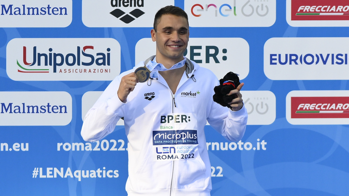 Butterfly king Milak to miss swimming world championships