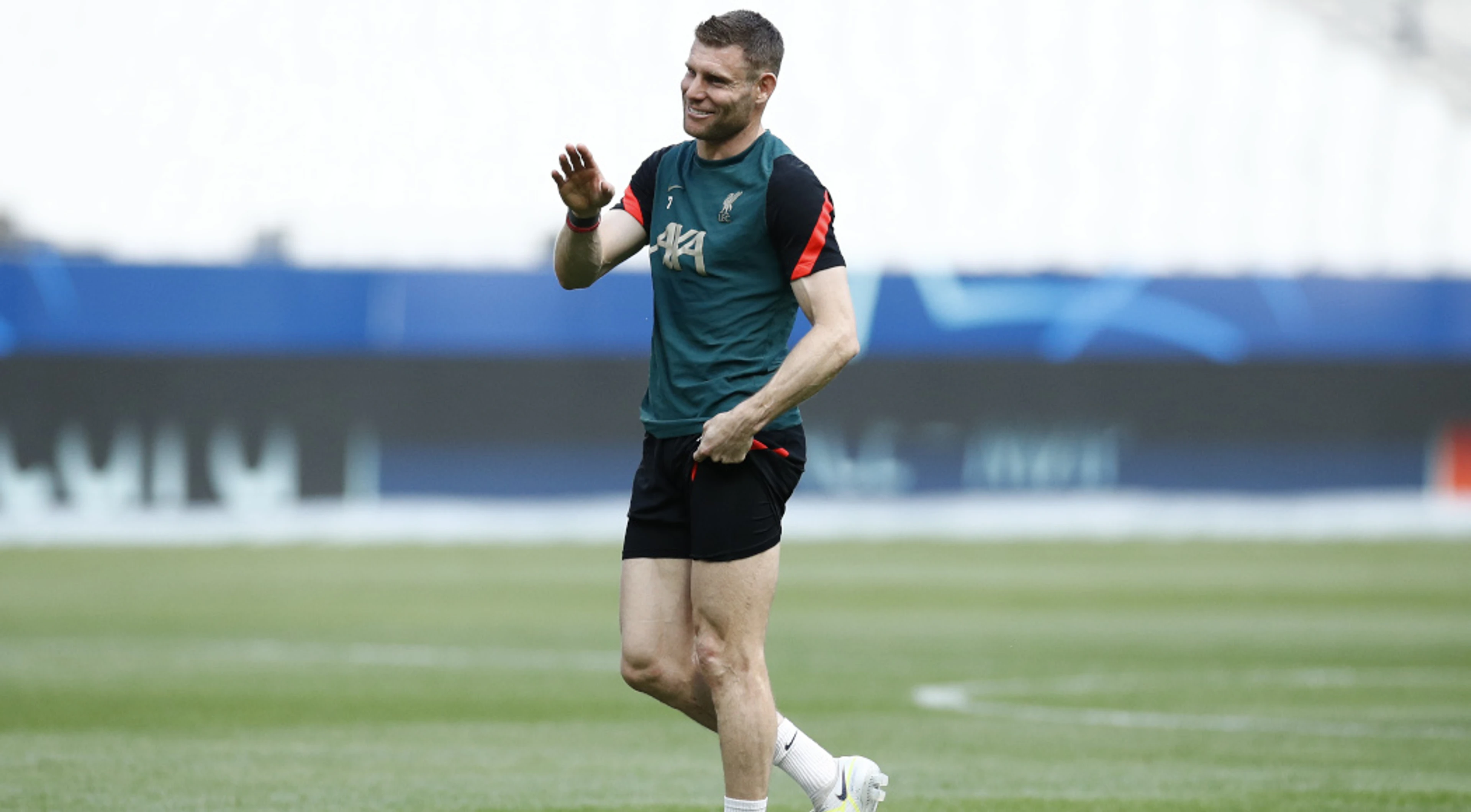 Milner signs new contract at Liverpool