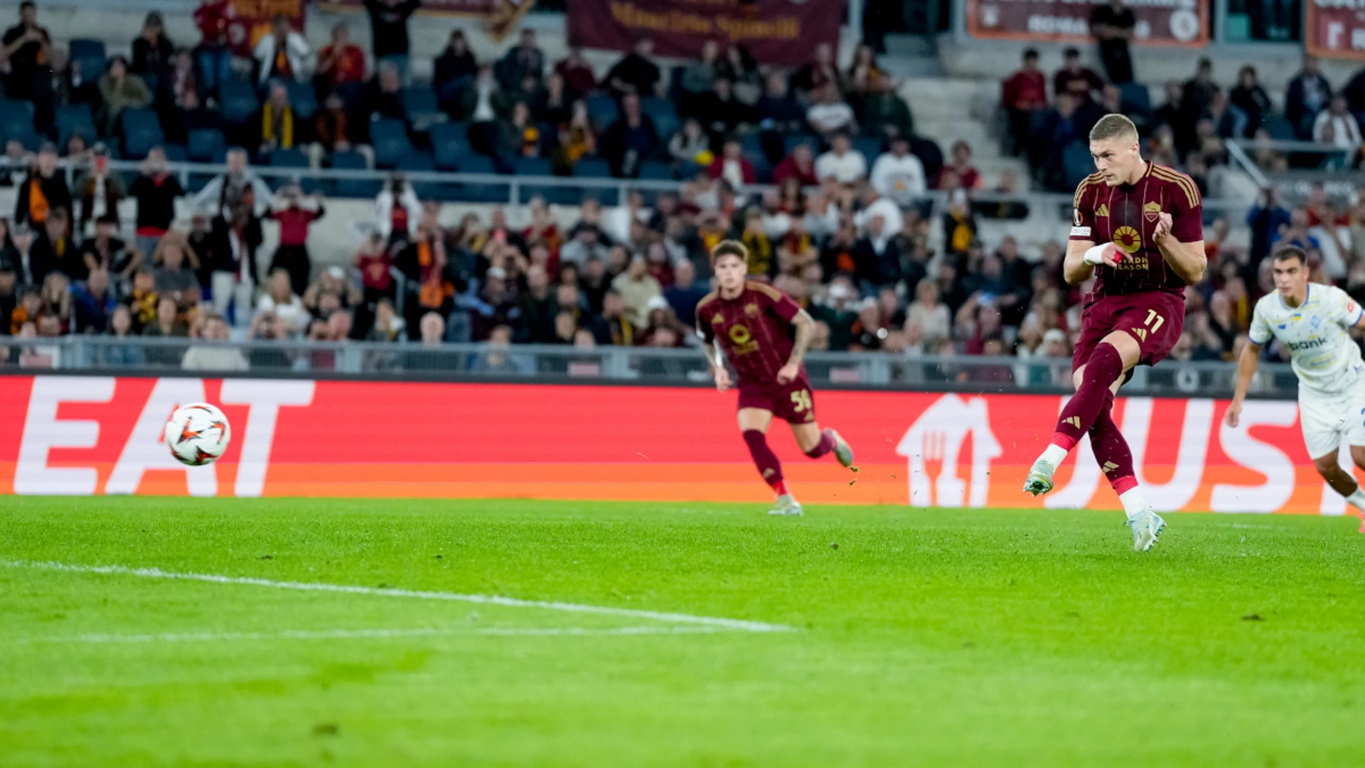 Dovbyk penalty gives Roma win against Kyiv