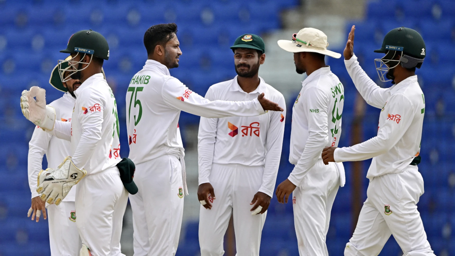 Sri Lanka close on victory in second Bangladesh Test