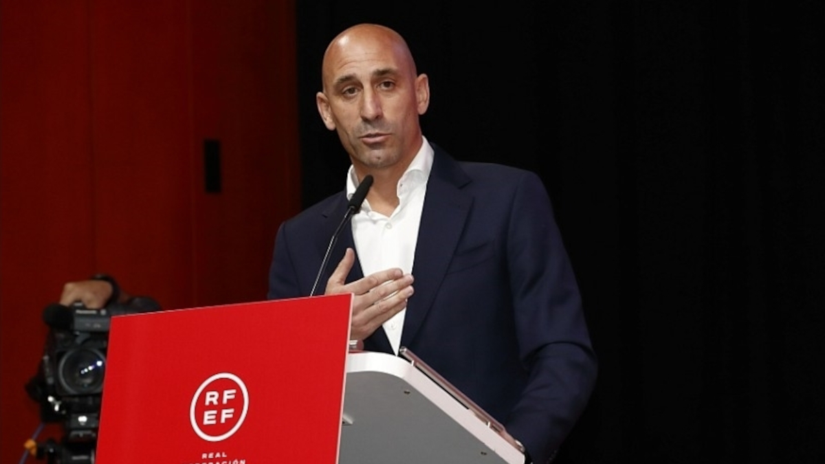 Spanish regional bosses call on Rubiales to resign in kiss furore