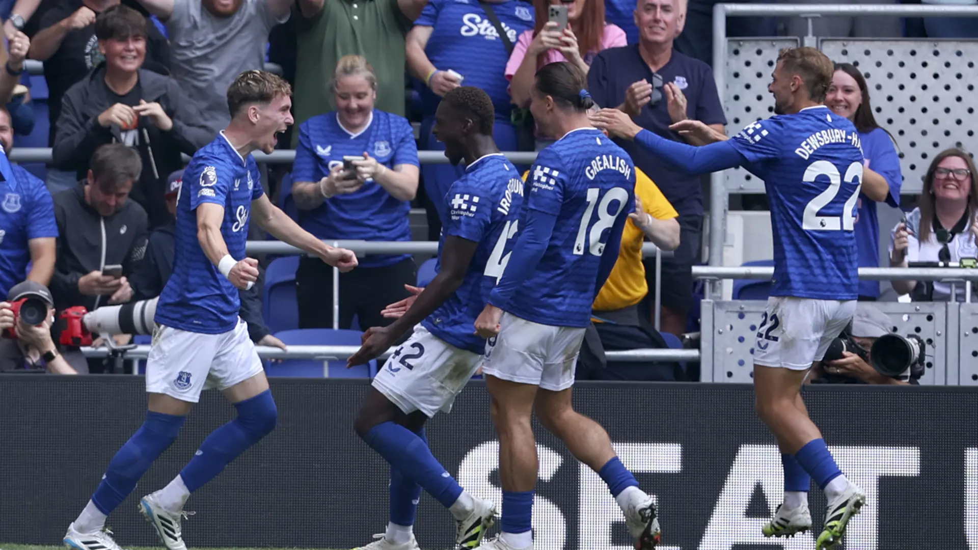 Man Utd still winless after Fulham draw, Everton win to open new stadium