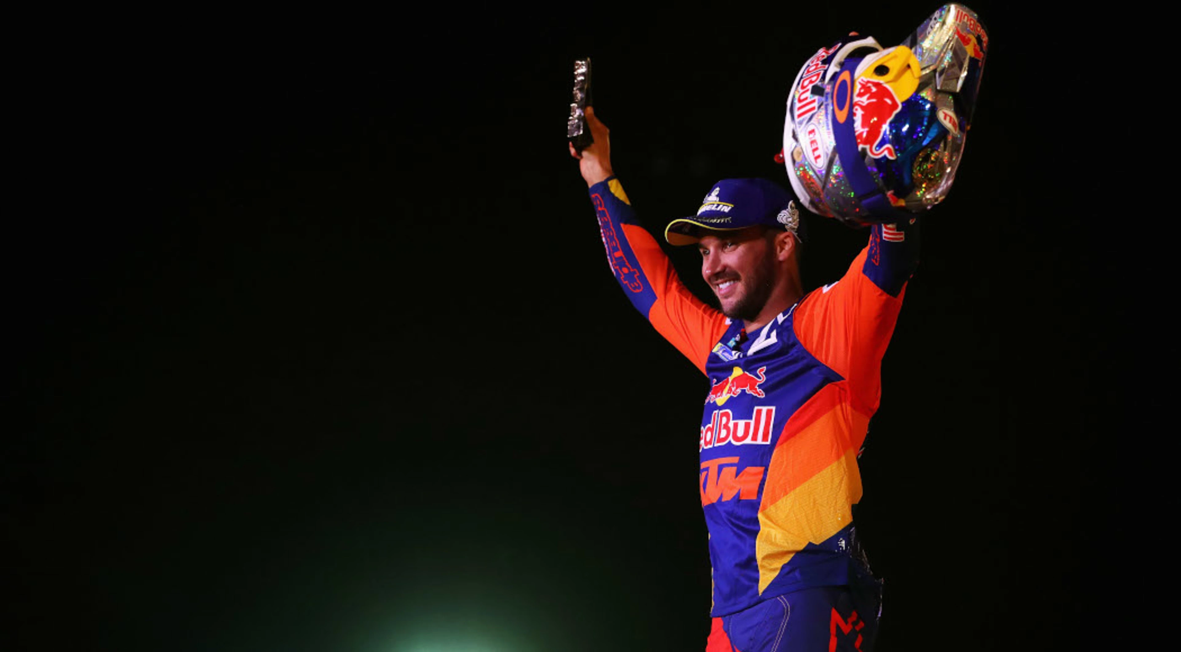 Double Dakar champion Sunderland feels the lure of four wheels