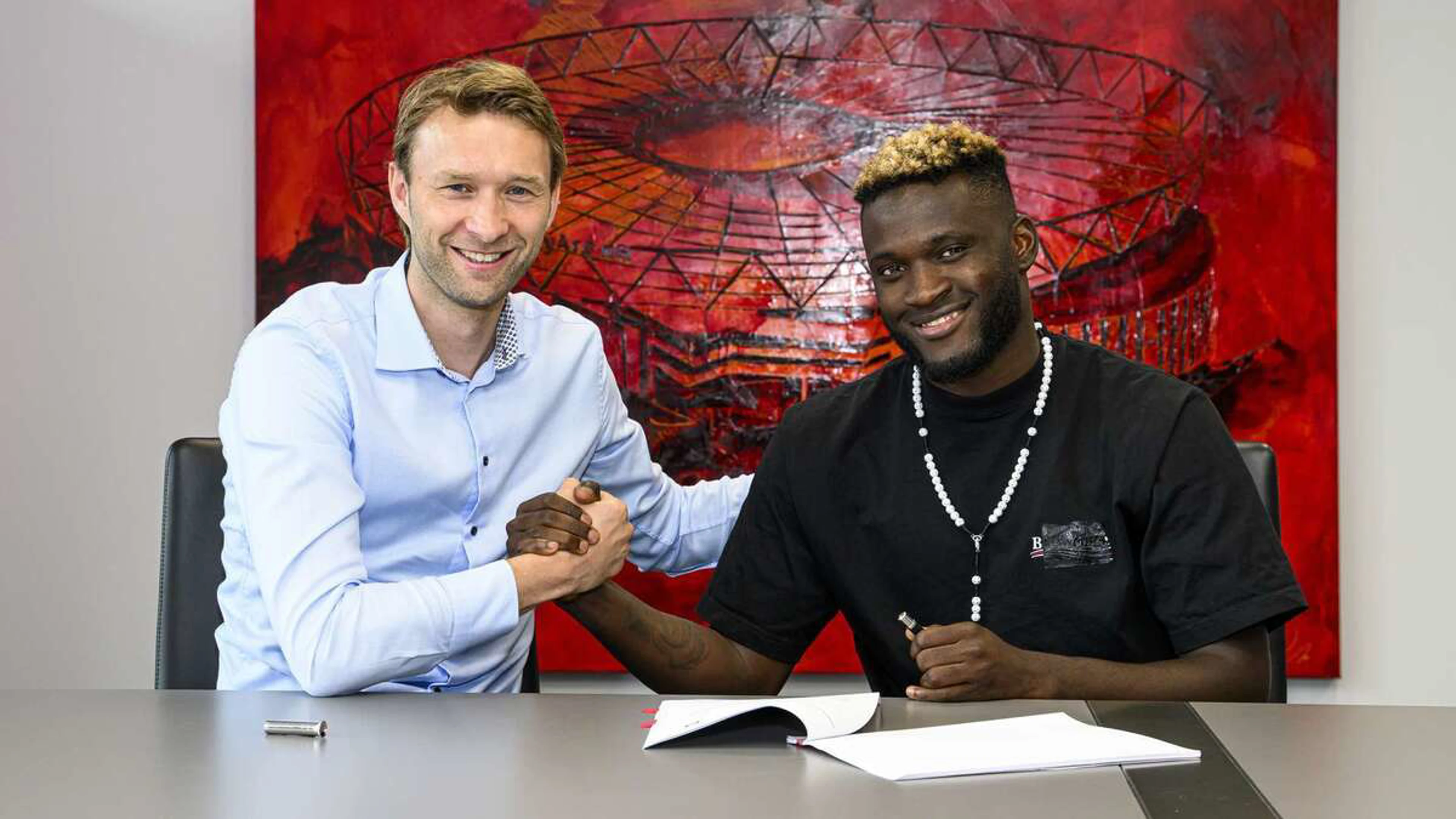 Striker Boniface leaves Union for Leverkusen