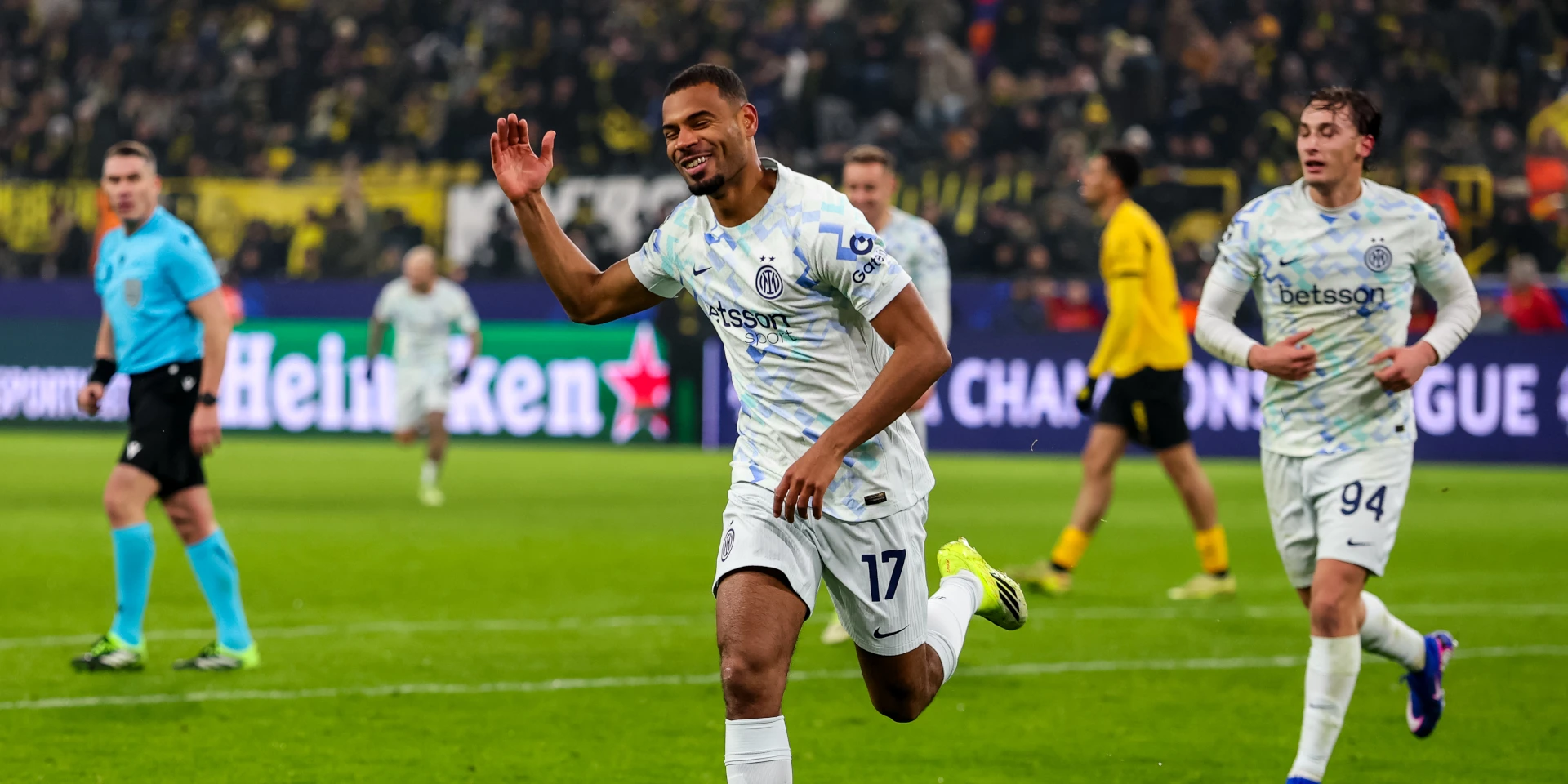 Inter Milan beat Dortmund but both teams end up in playoffs