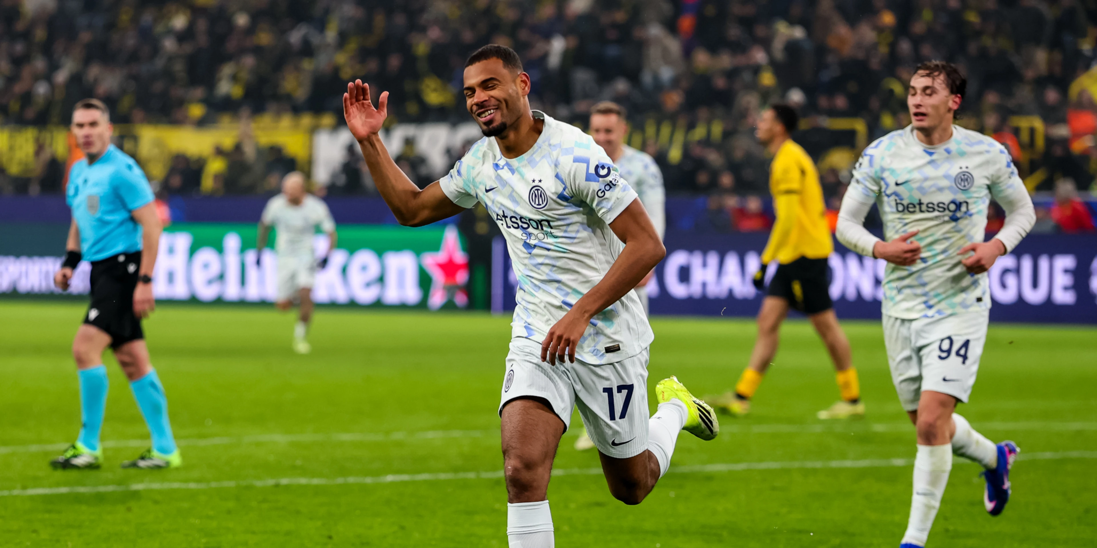 Inter Milan beat Dortmund but both teams end up in playoffs