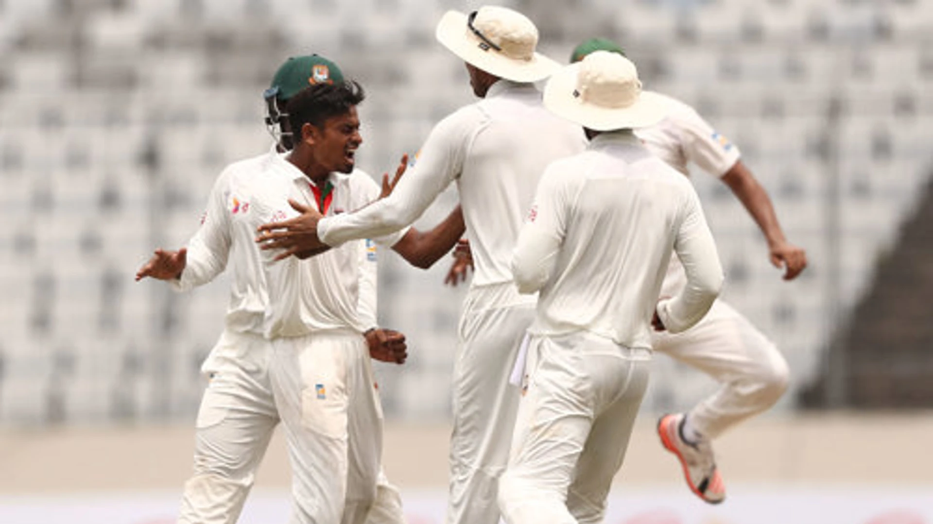 DAY 1: Proteas nose ahead as 16 wickets fall on drama-filled first day of test