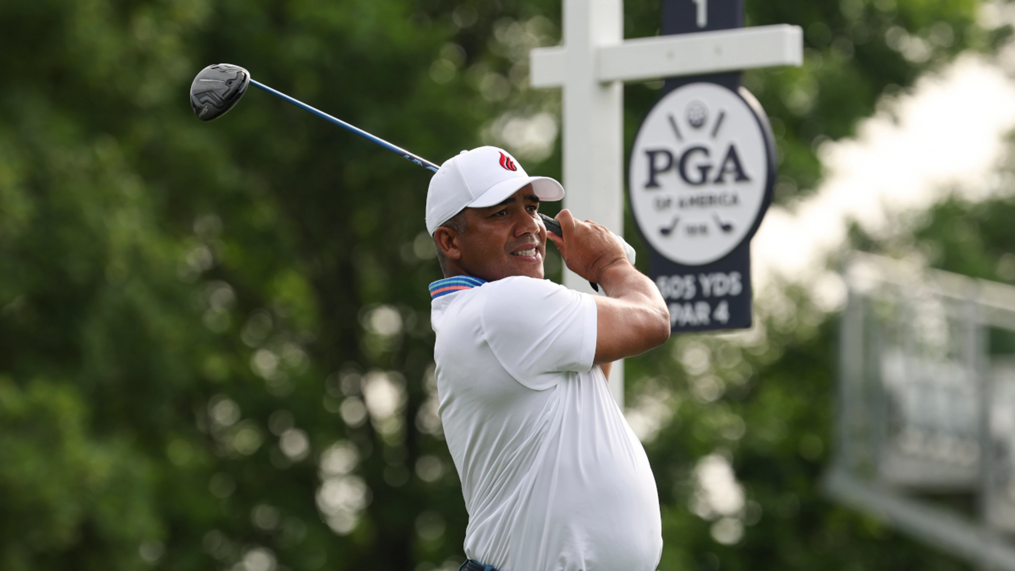 Overnight leader Vegas gets his second round underway at Quail Hollow