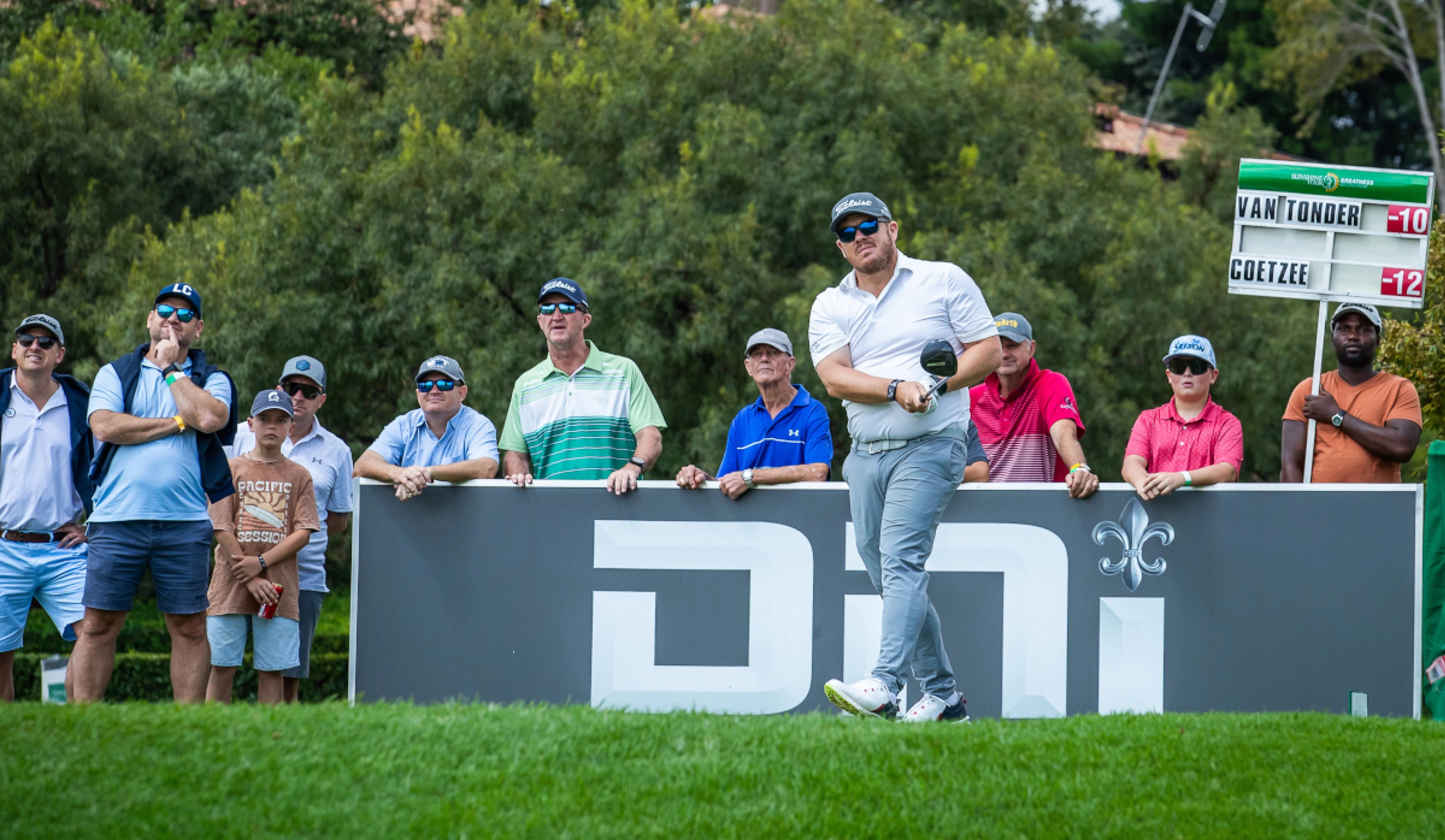 Coetzee holds onto lead in DNi Tour Championship