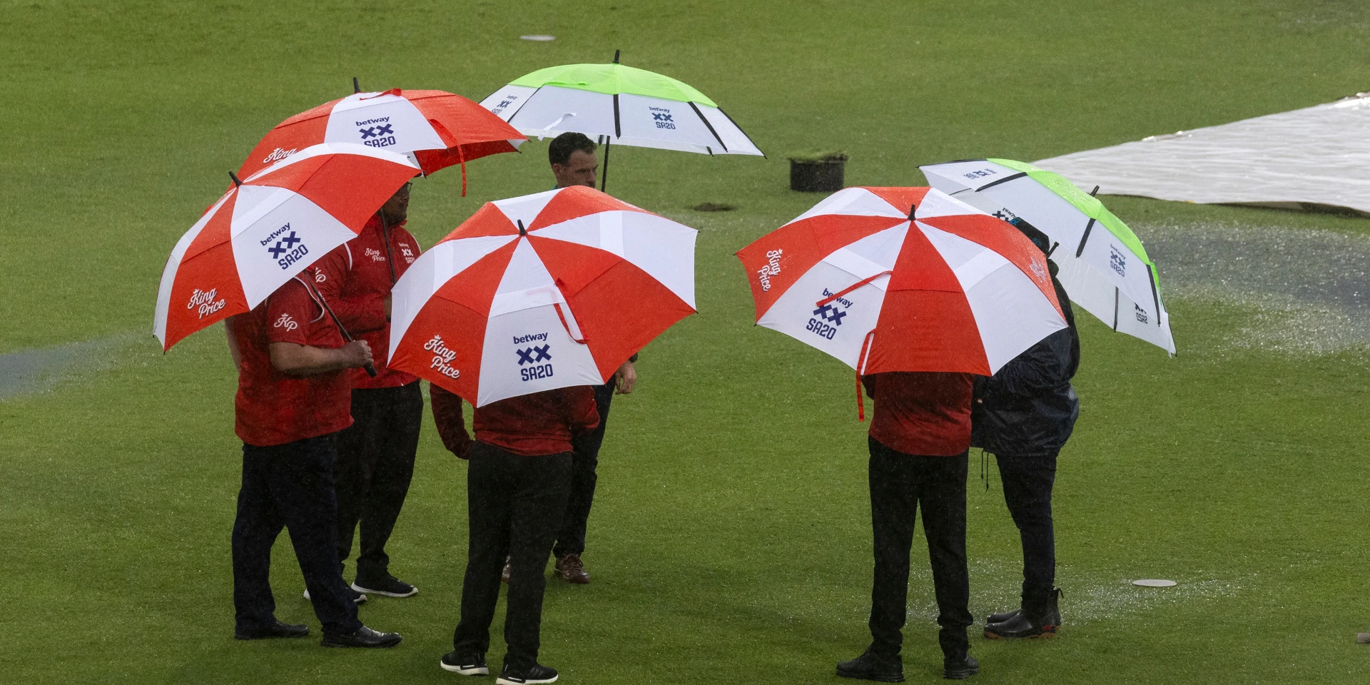 Drizzle delays SA20 toss in Durban