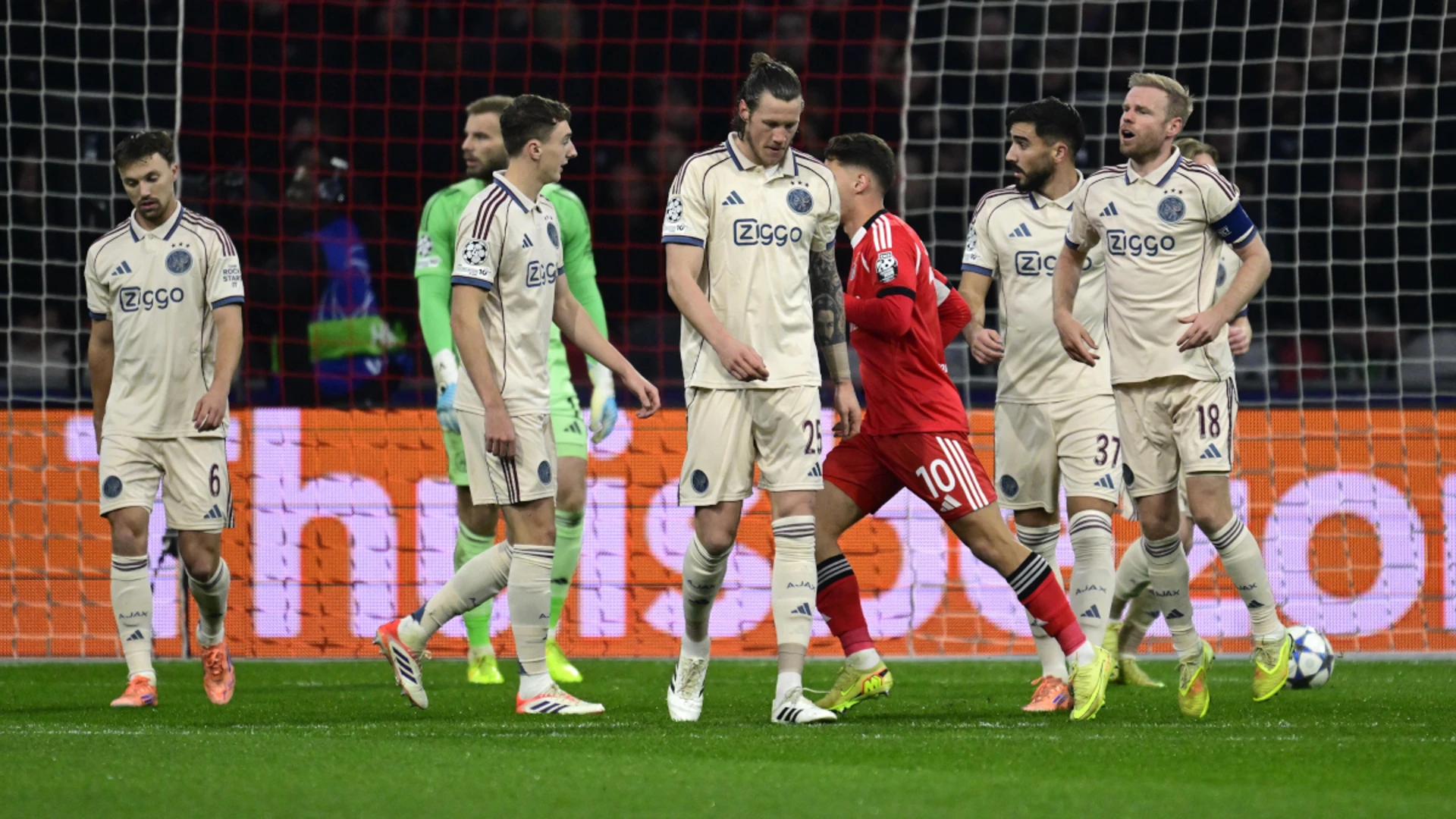 Benfica grab first points but Ajax remain bottom