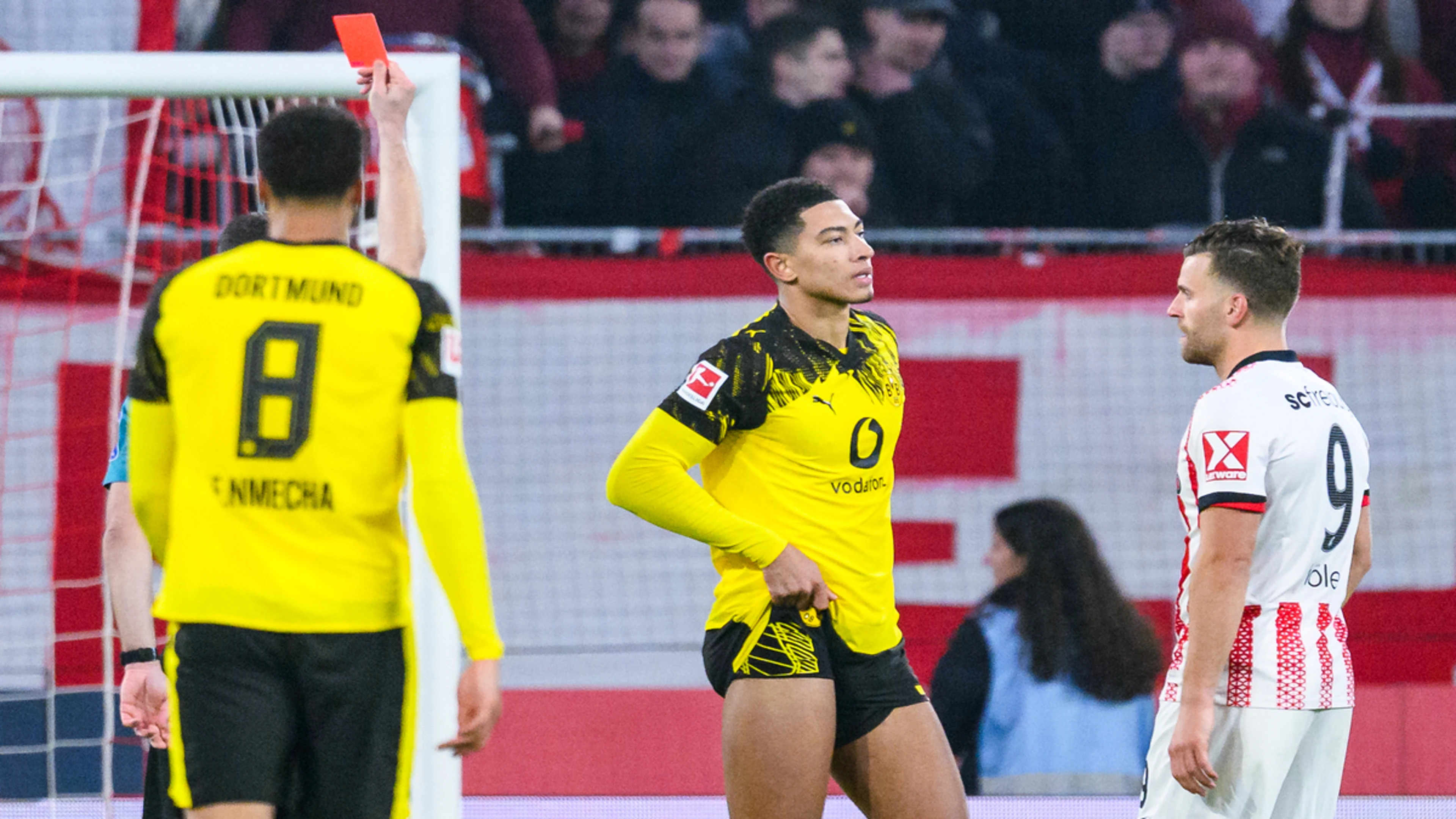 Dortmund held at Freiburg after Bellingham sees red