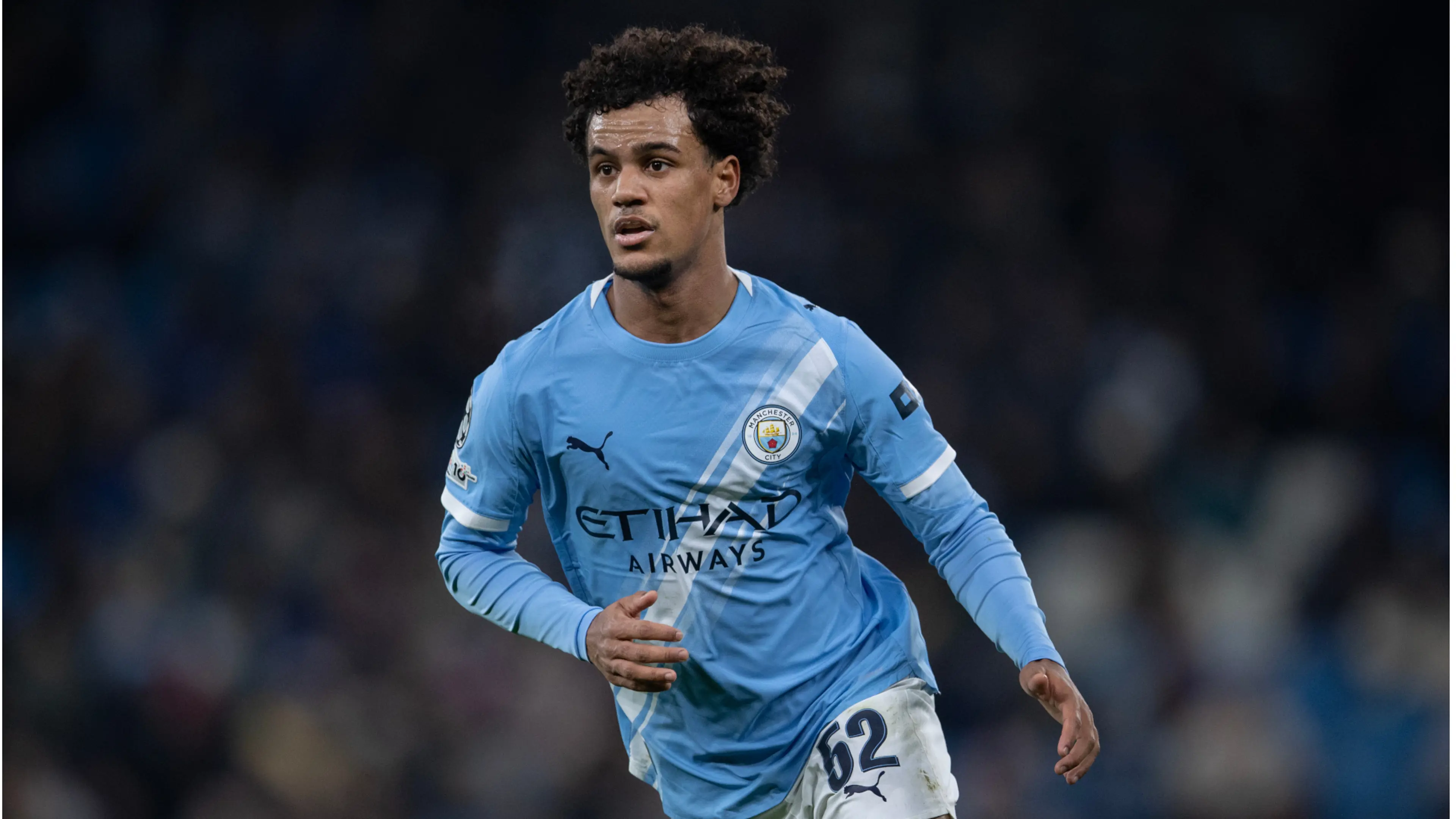 Fulham sign Man City winger Oscar Bobb