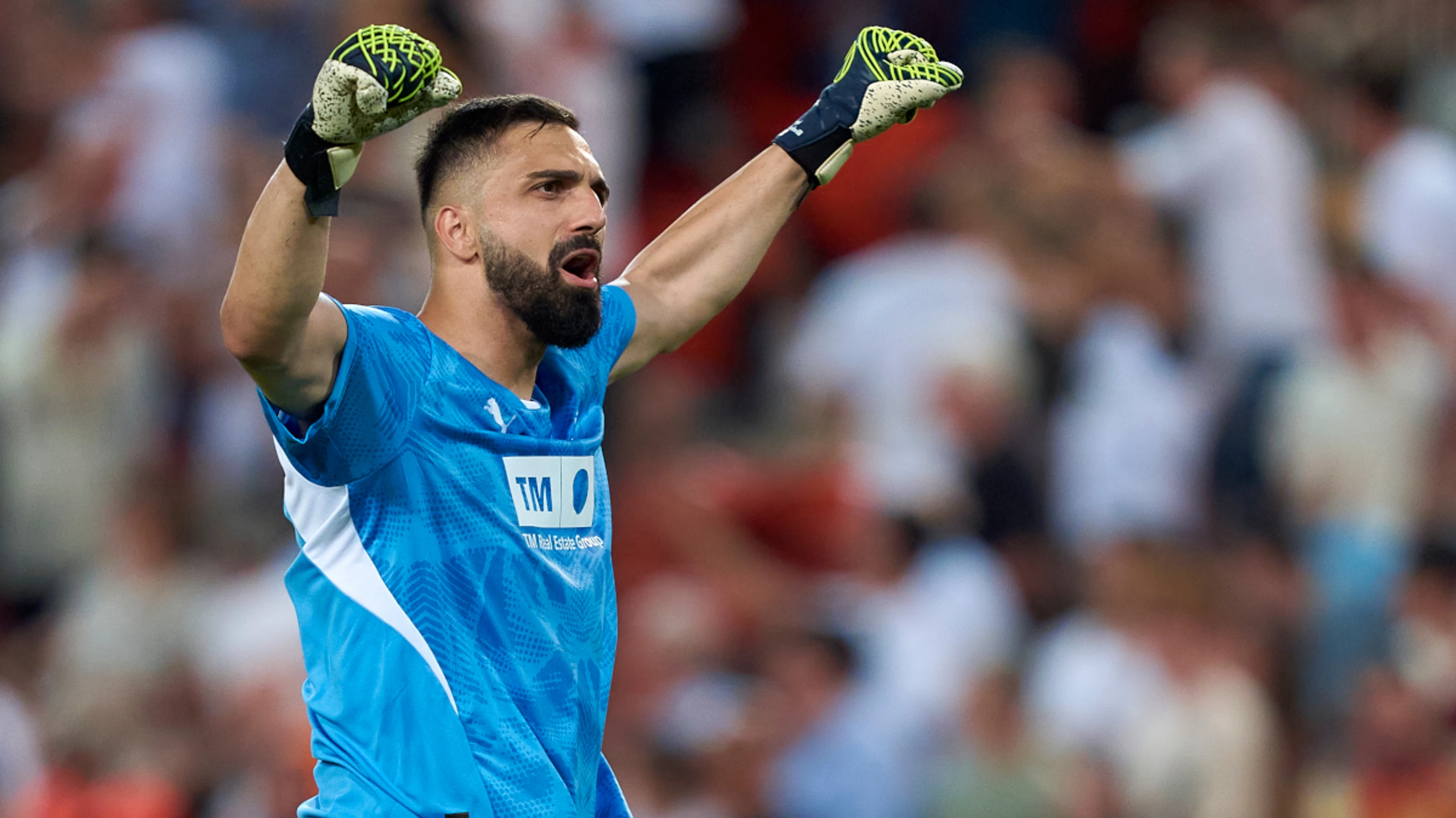 Liverpool agree deal to sign goalkeeper Mamardashvili from Valencia