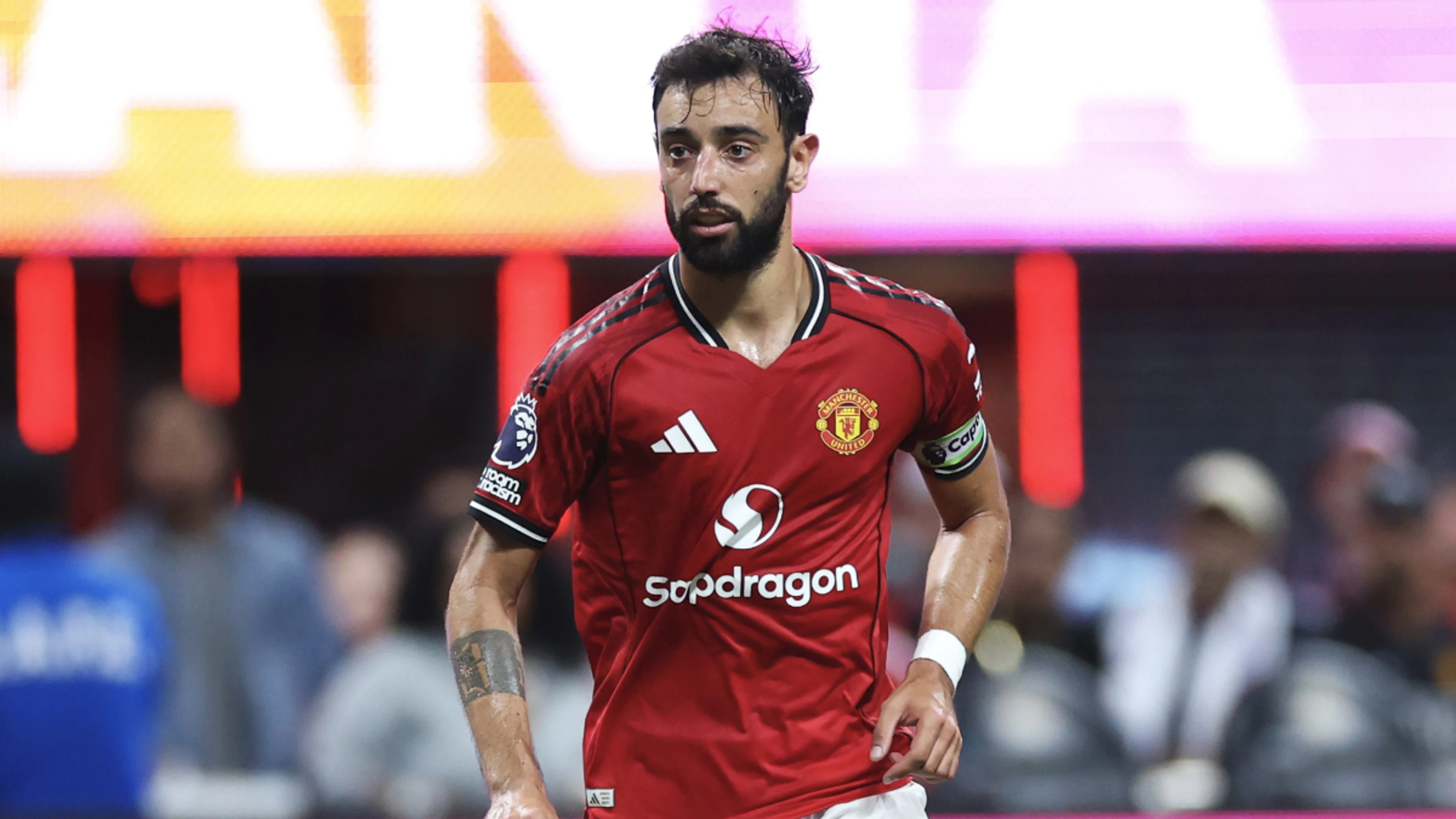 Fernandes critical of 'lazy' Manchester United in pre-season draw with Everton
