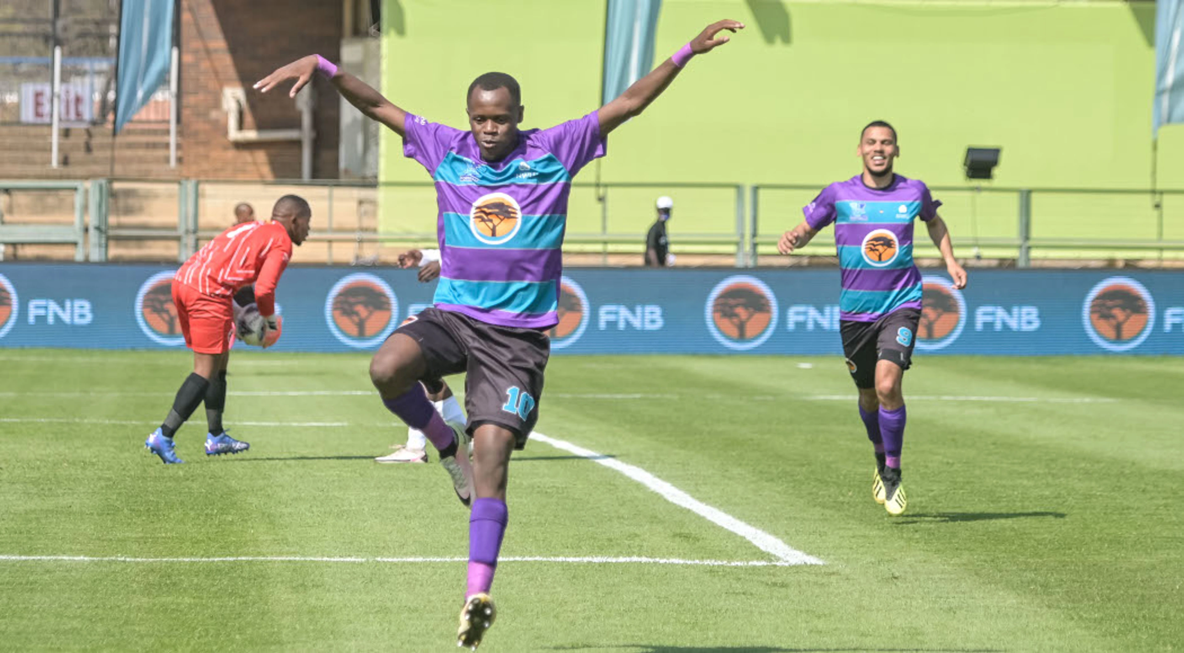 Both Pretoria teams suffer shock defeats; NWU score six