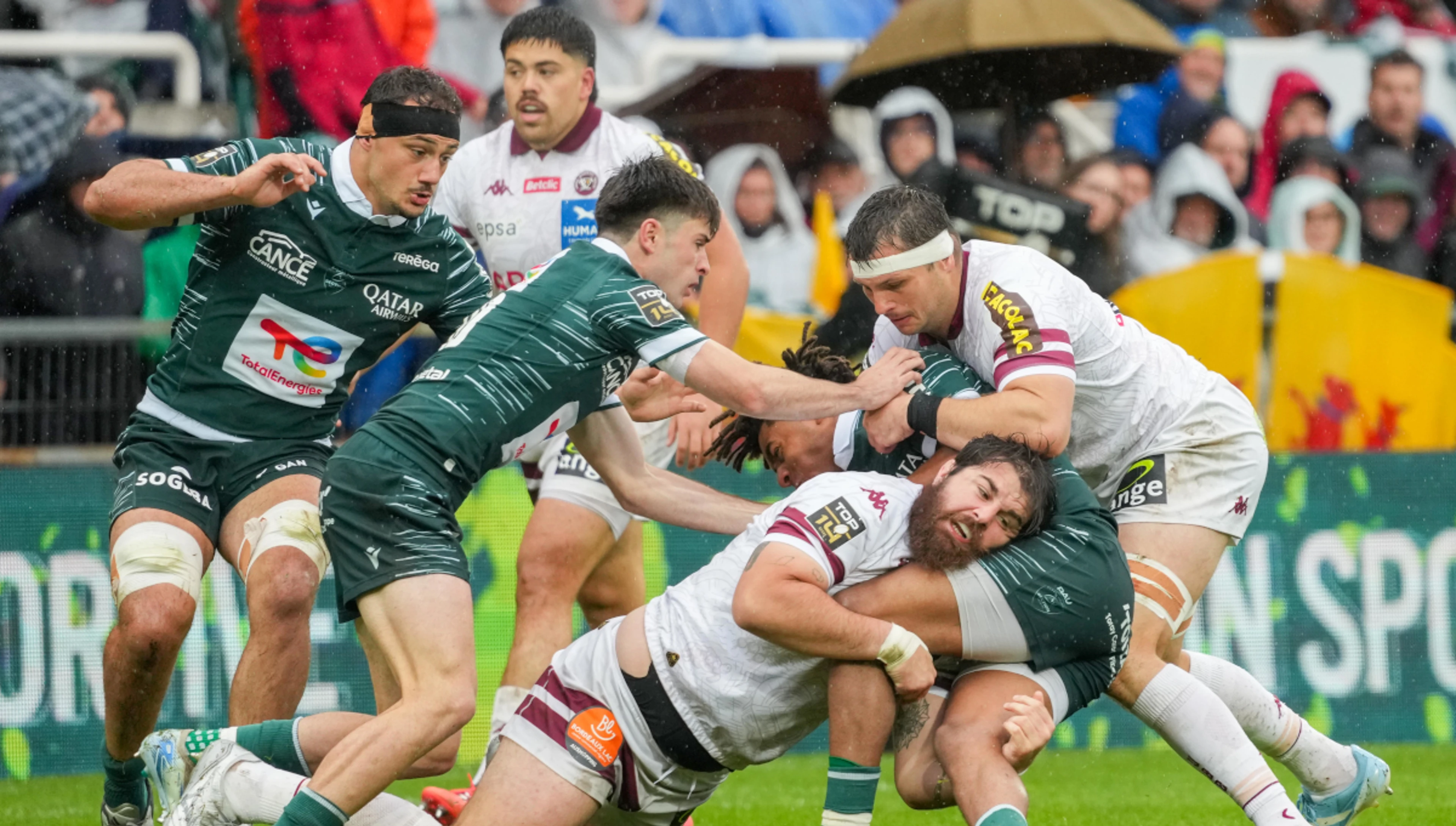 Bordeaux-Begles backups edge Pau to close in on Top 14 summit