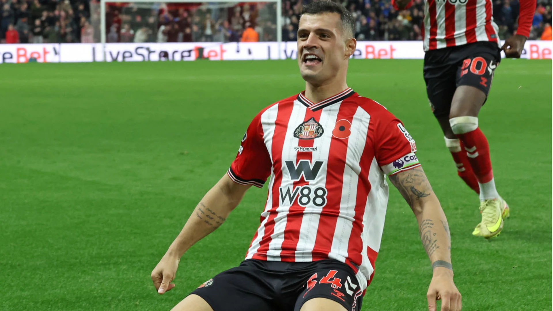 Xhaka lifts Sunderland into fourth after Everton draw