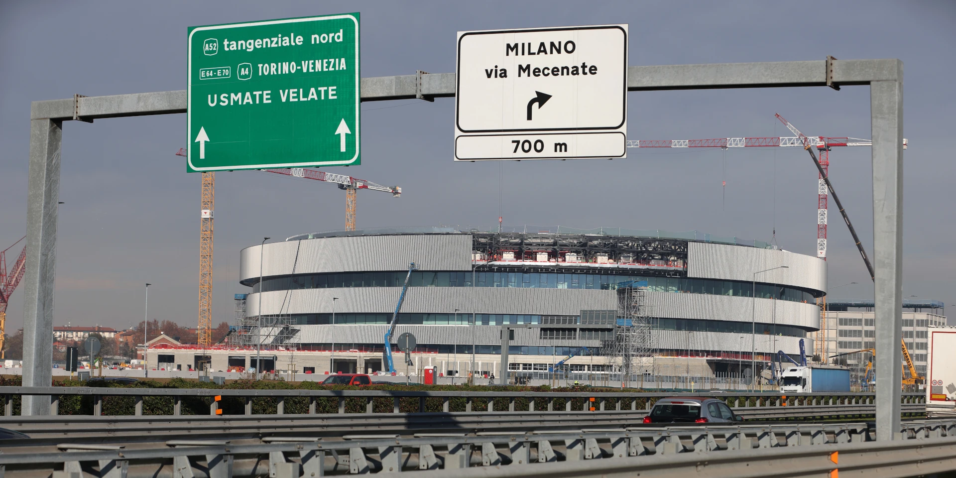 Size of new Milan ice hockey arena defended by organisers