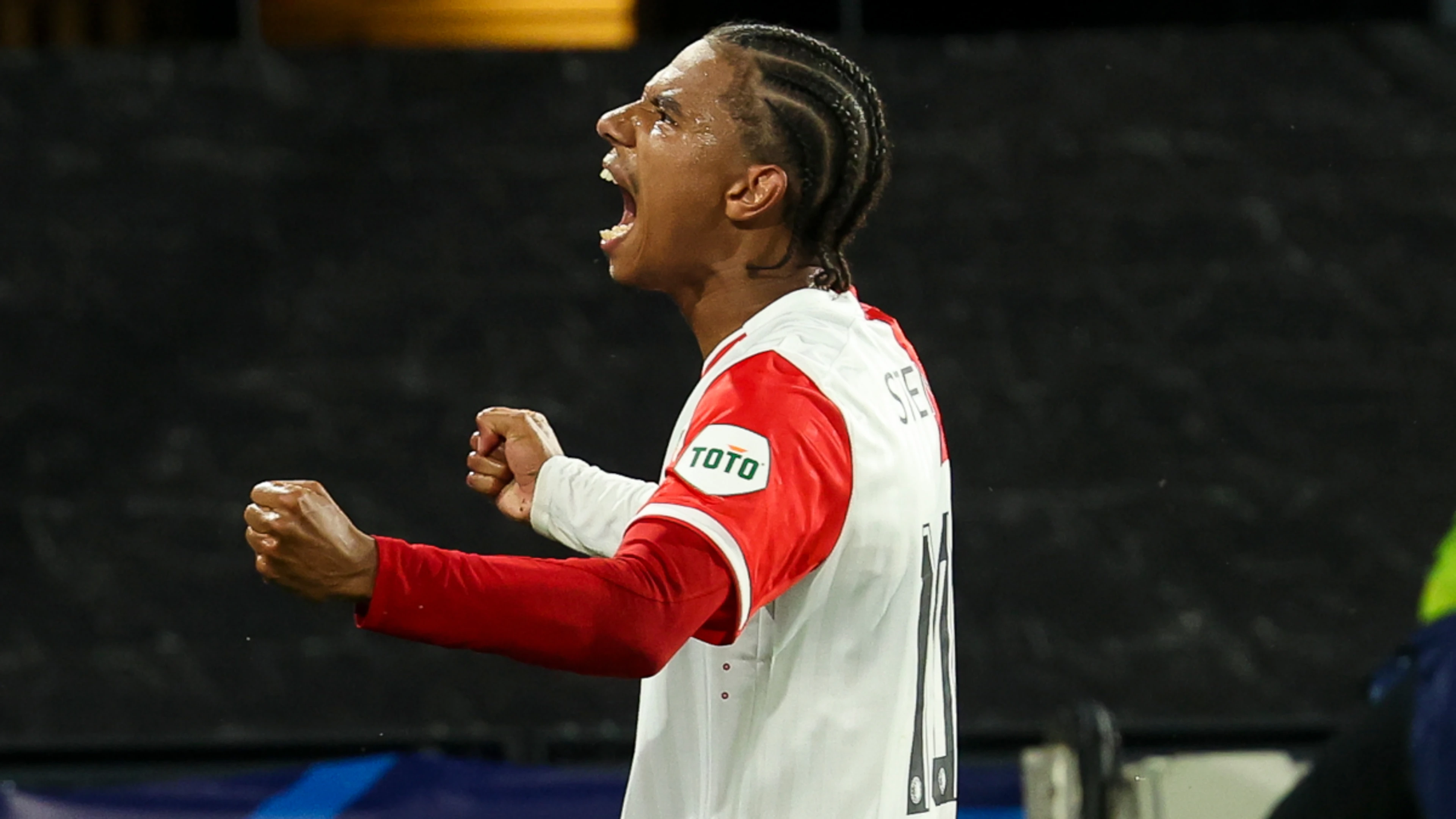 Feyenoord beat nine-man Celtic 