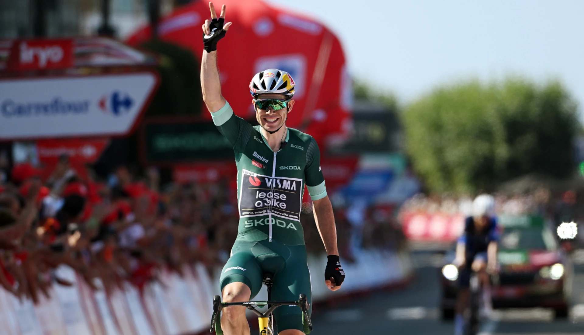 Van Aert claims Vuelta stage win treble