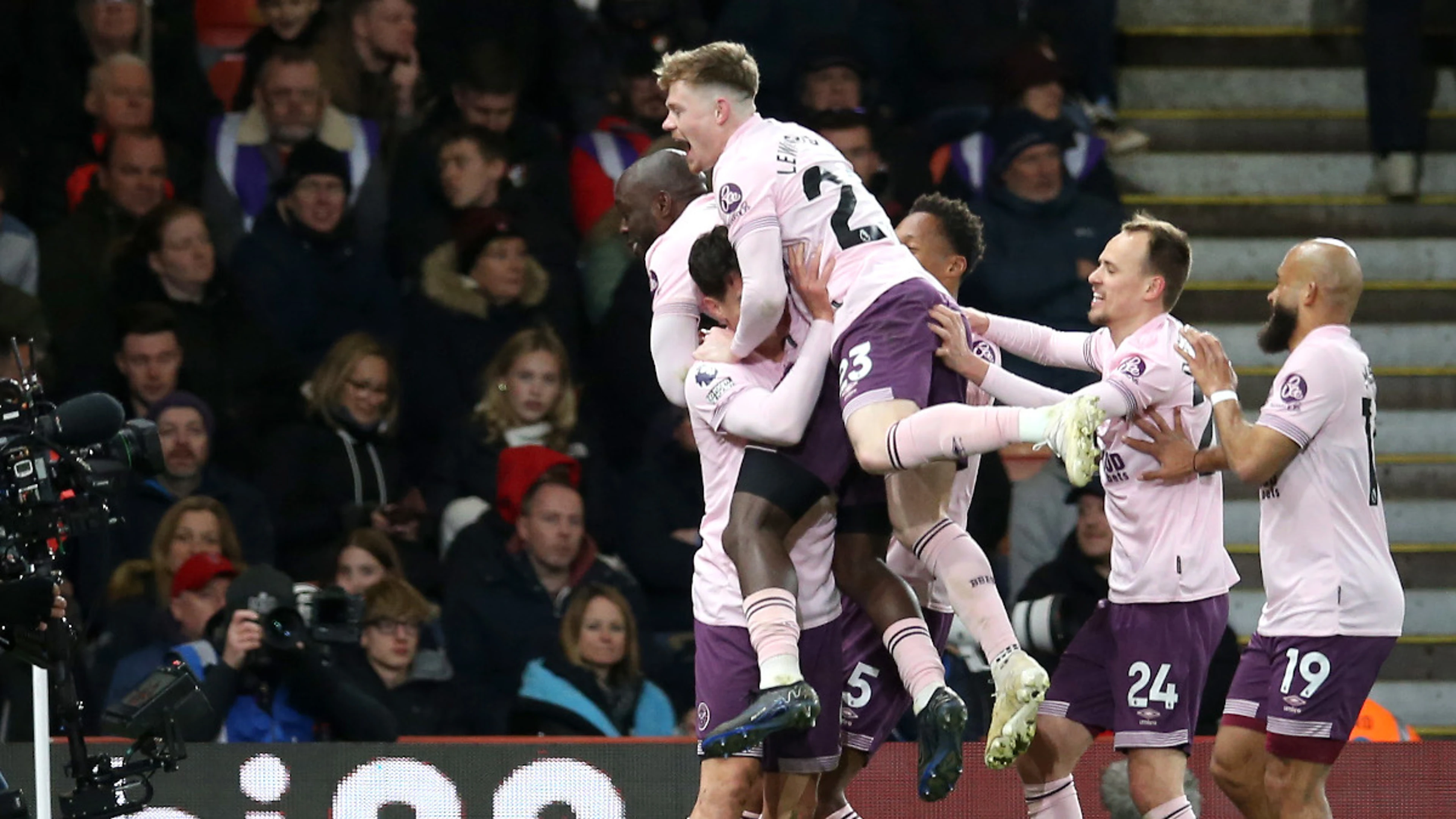 Brentford come from behind to win fifth successive away game