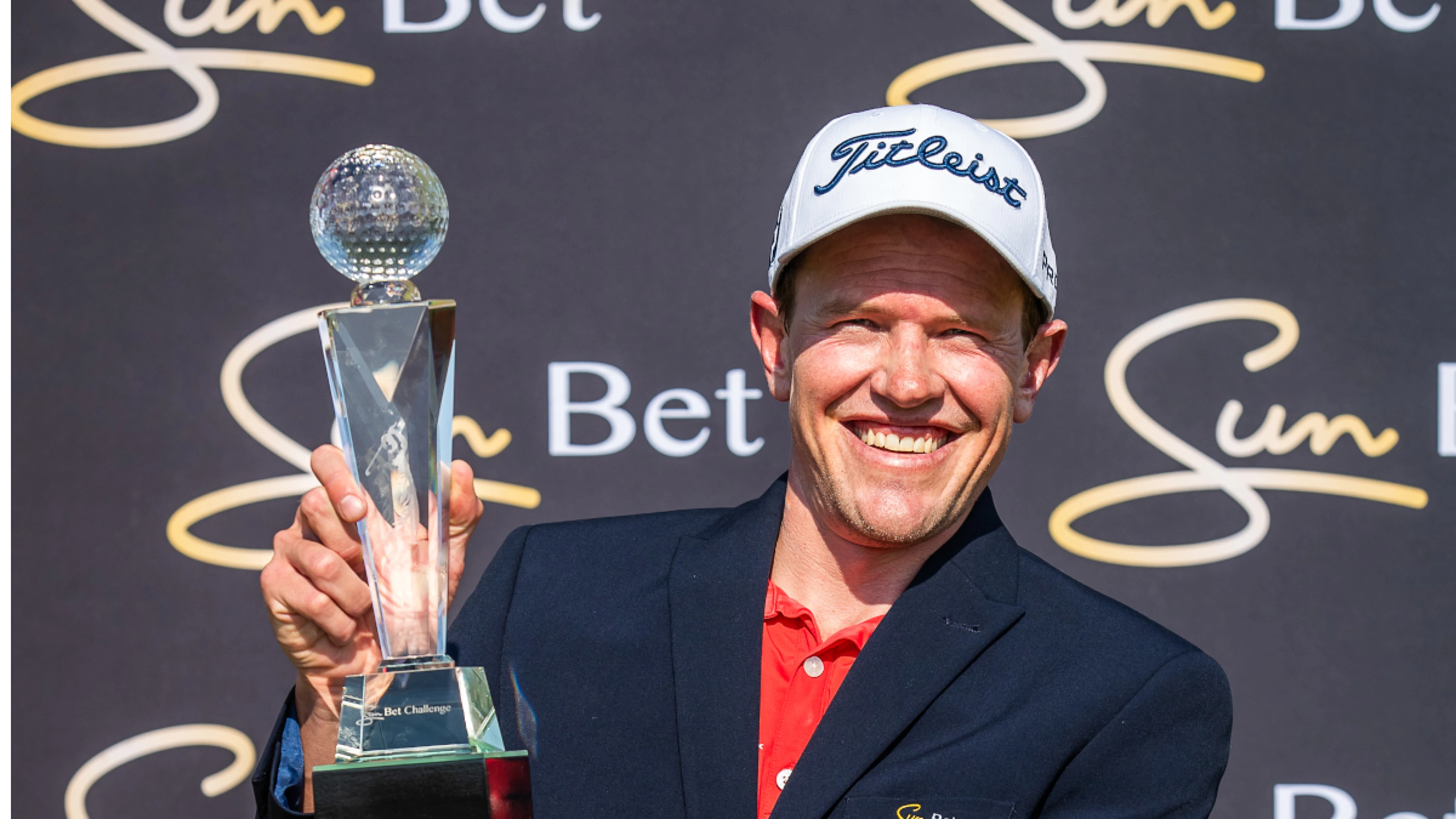 Du Plessis victorious in SunBet Challenge
