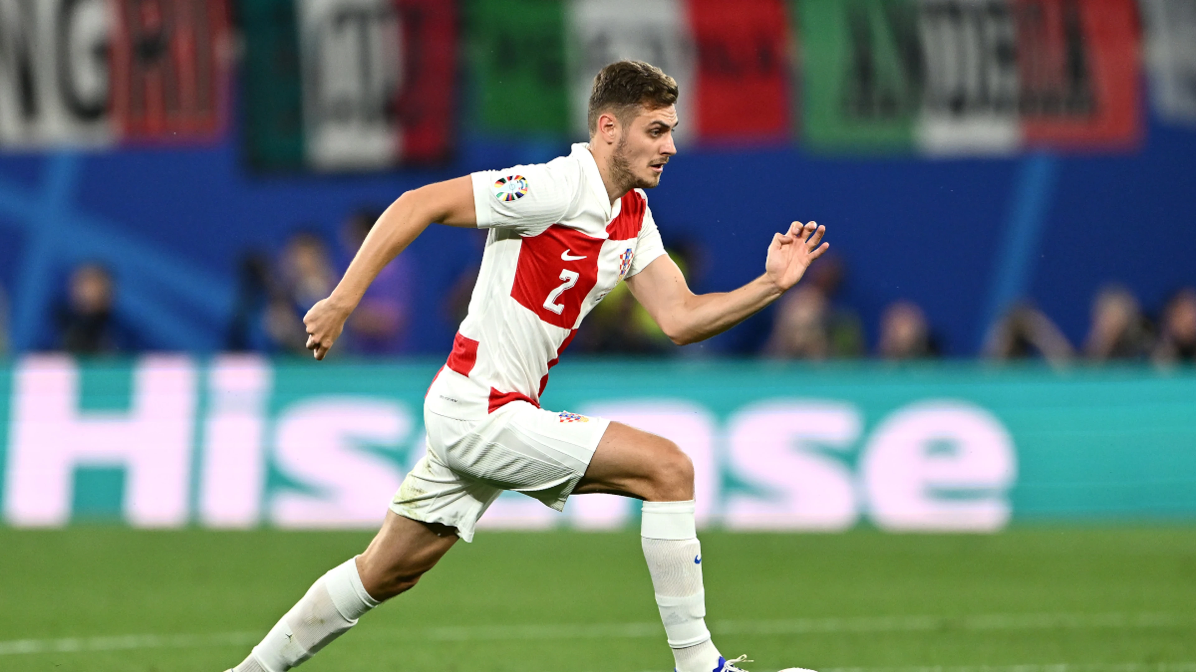 Stanisic extends Bayern deal to 2027