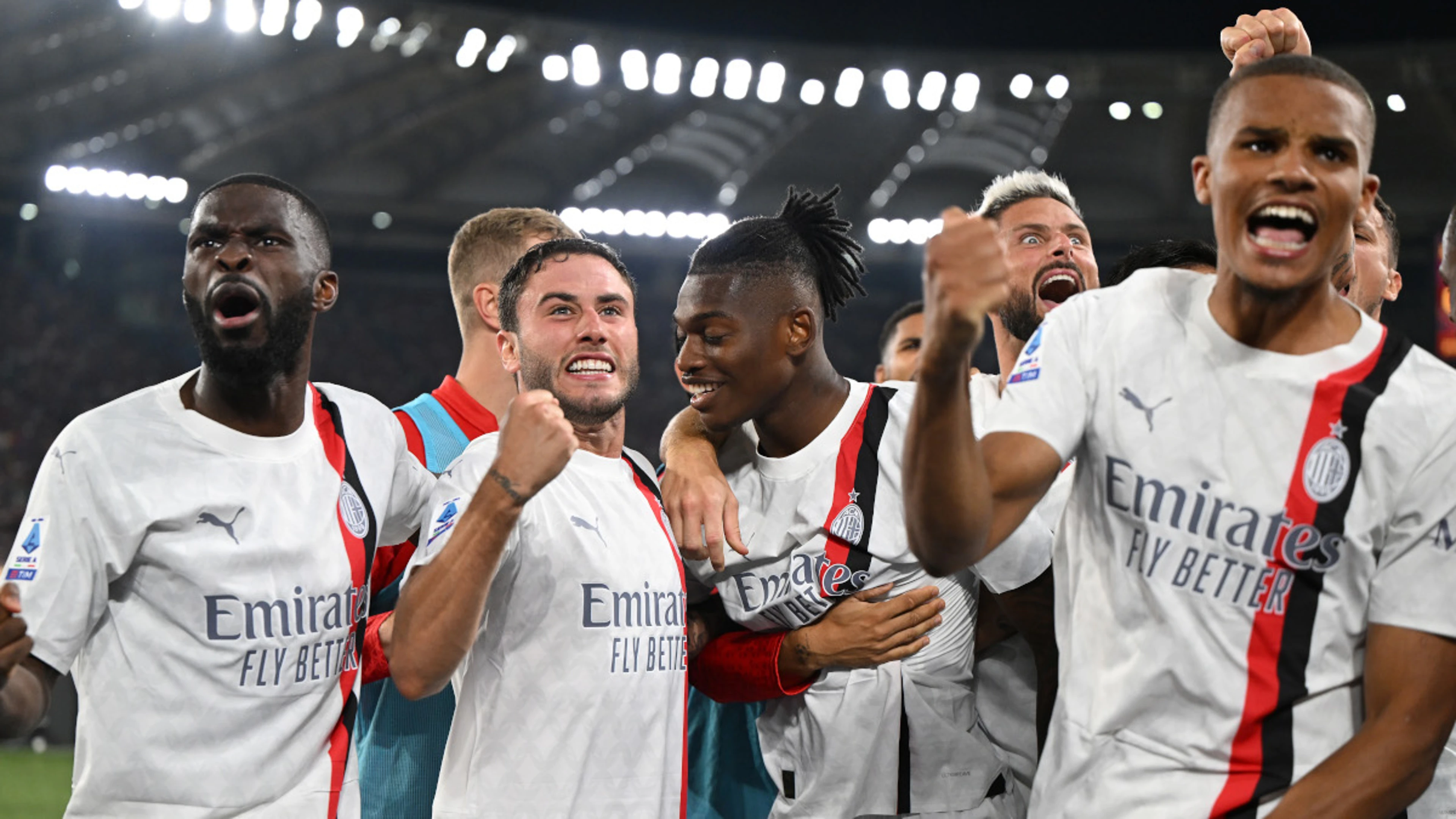 Ten-man Milan maintain 100 per cent start at Roma