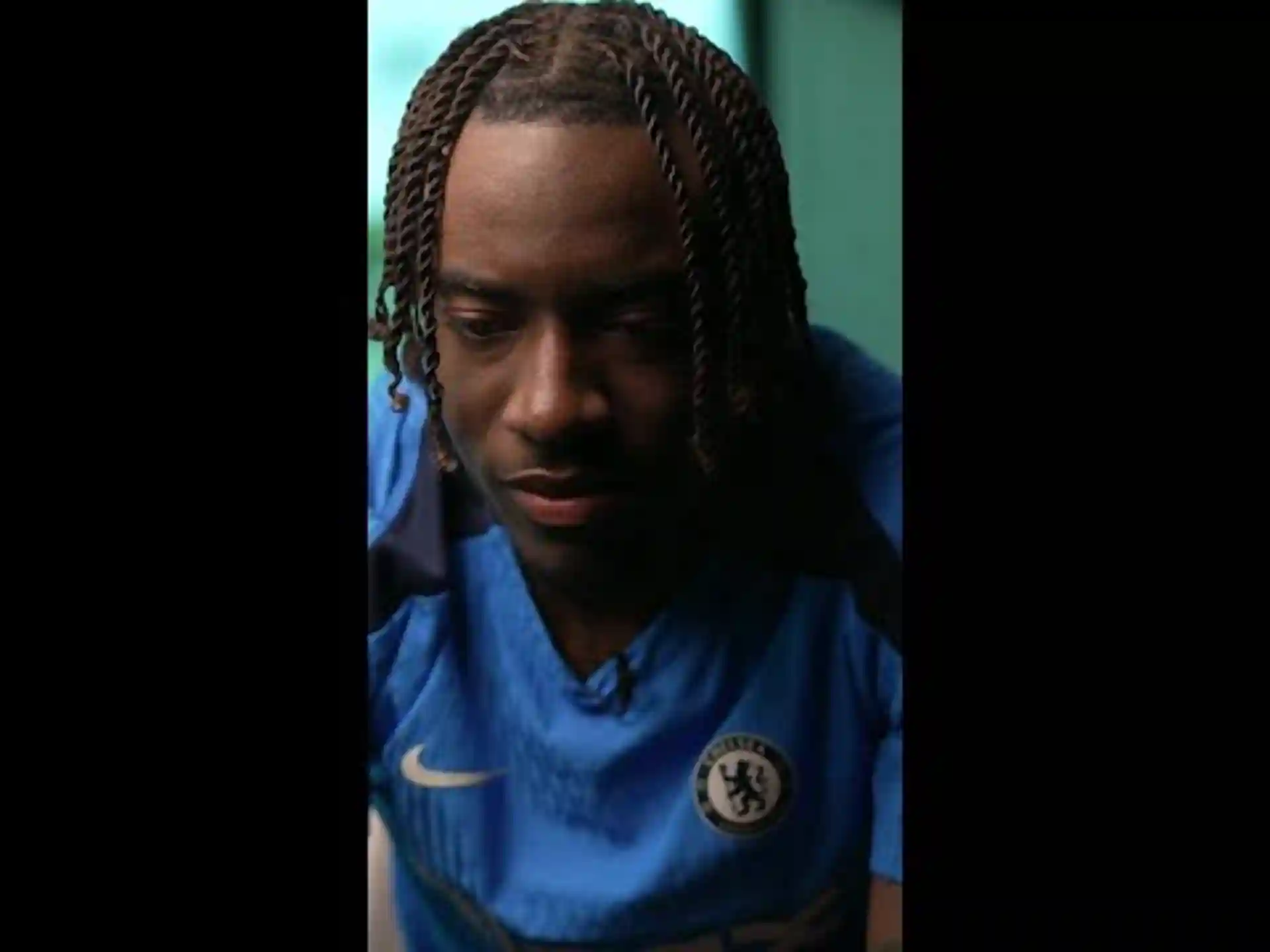 Noni Madueke guesses his Chelsea teammates merged together!_Original Video_m758468.mp4