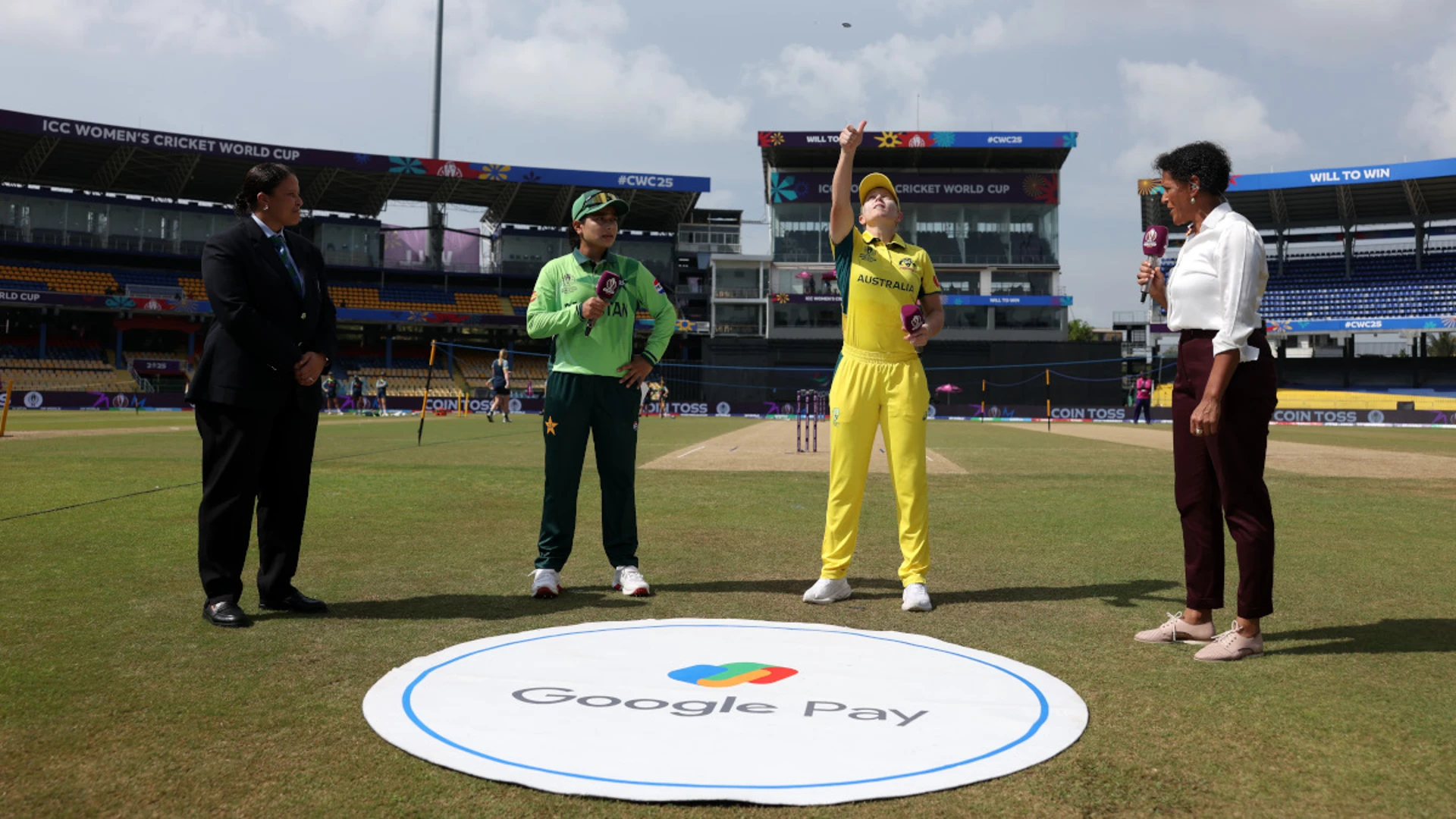 Pakistan wins toss and bowl against Australia