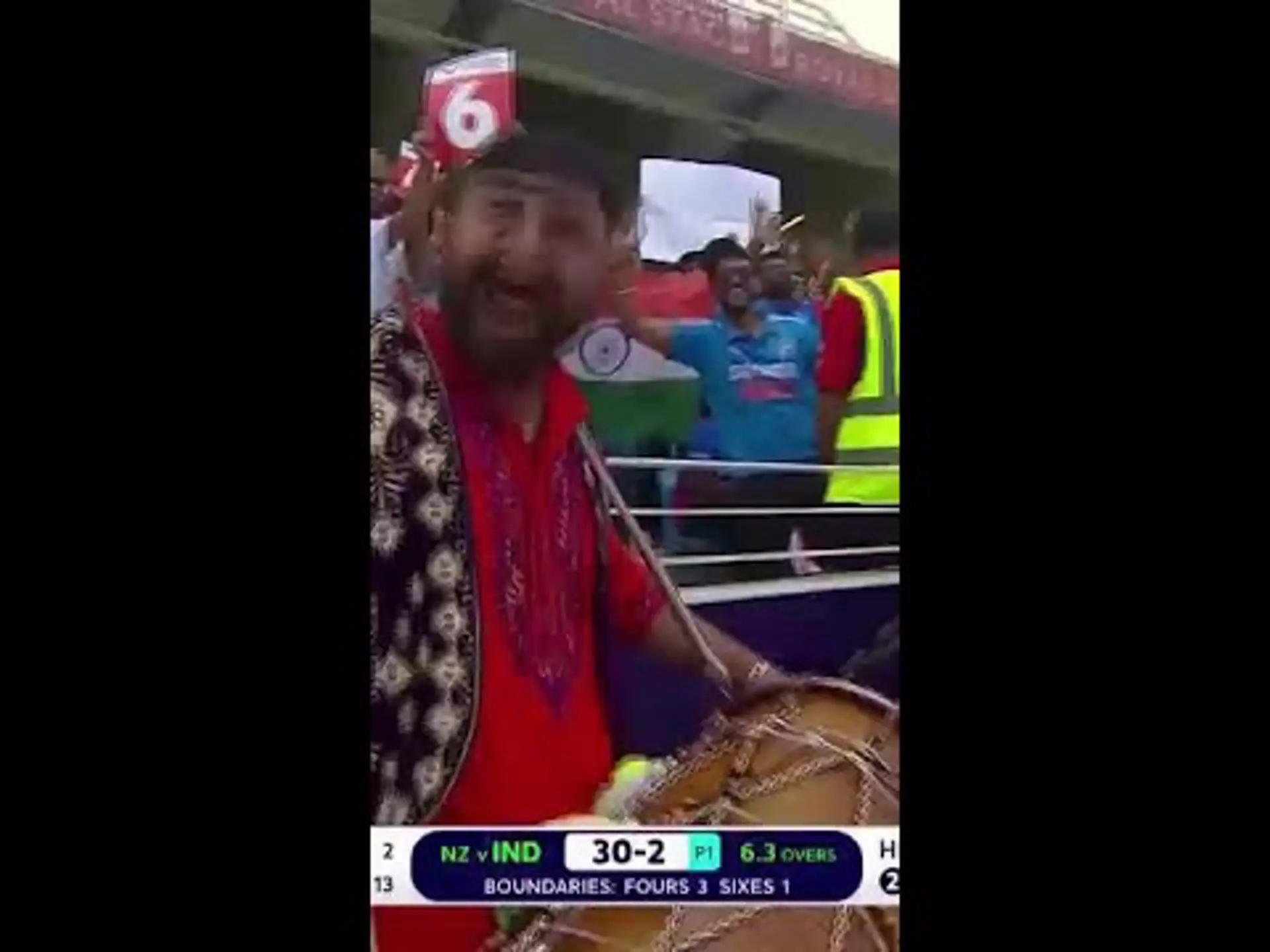 Glenn Phillips takes a blinder to remove Kohli!