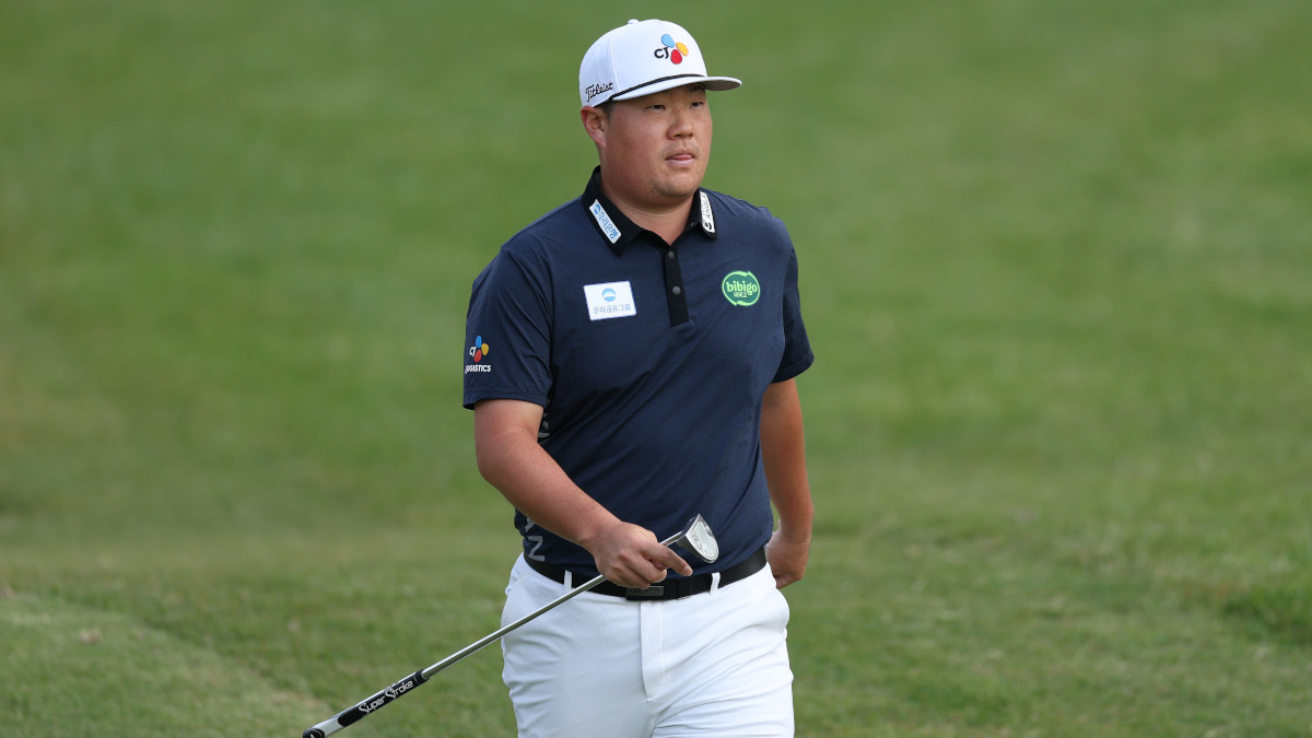 Korean star completes military training 'injury free'