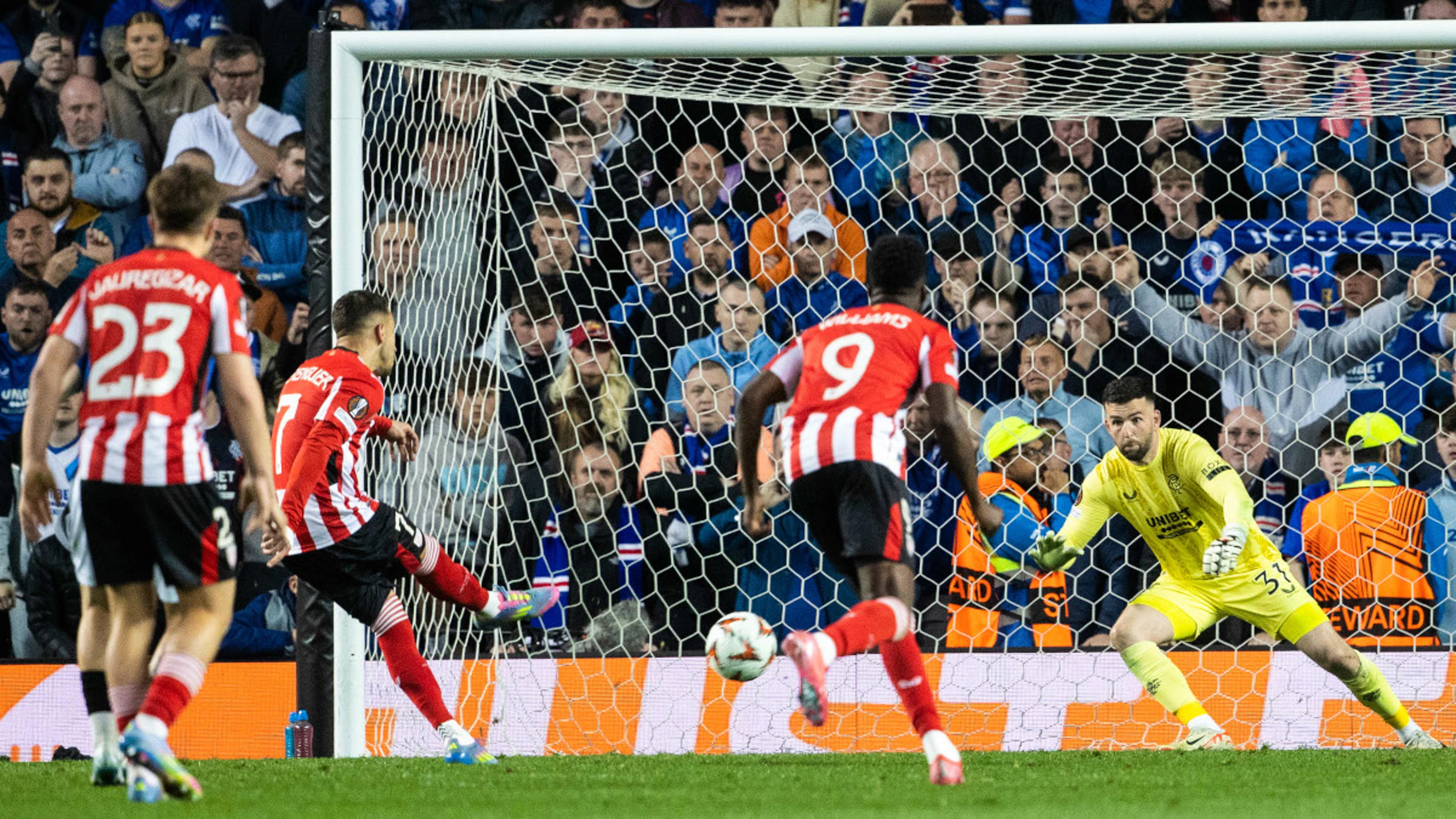 Ten-man Rangers hold Bilbao to Europa League goalless draw