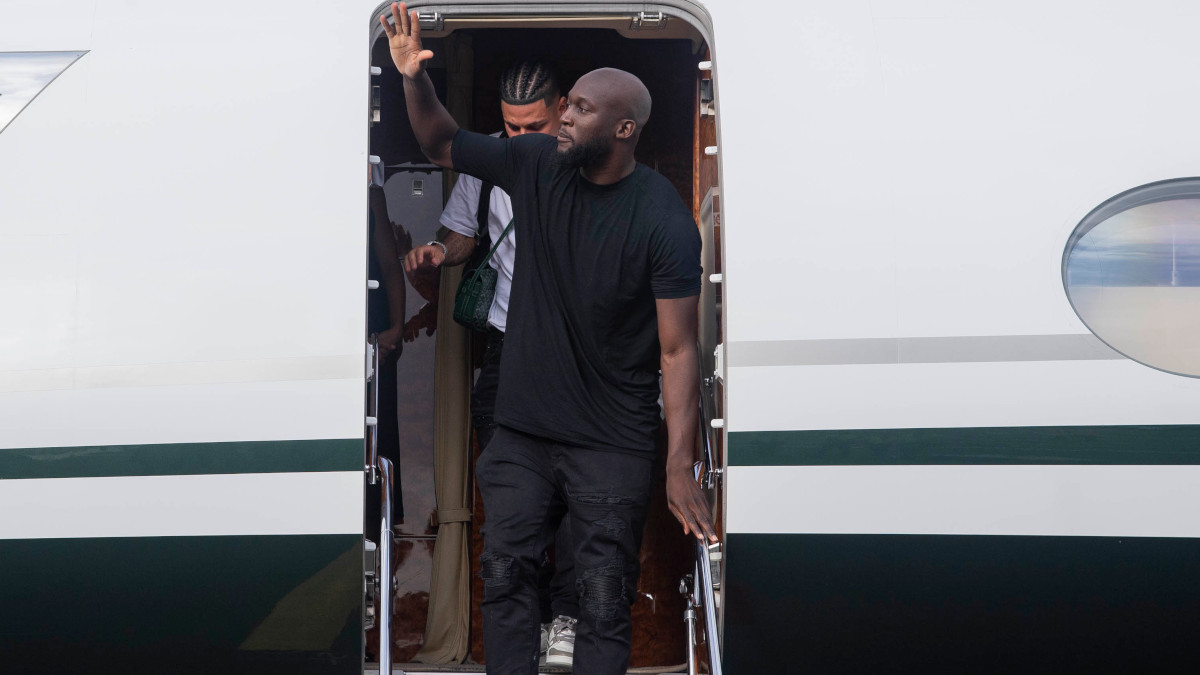 Lukaku fever sweeps Rome as in-form Milan come to town