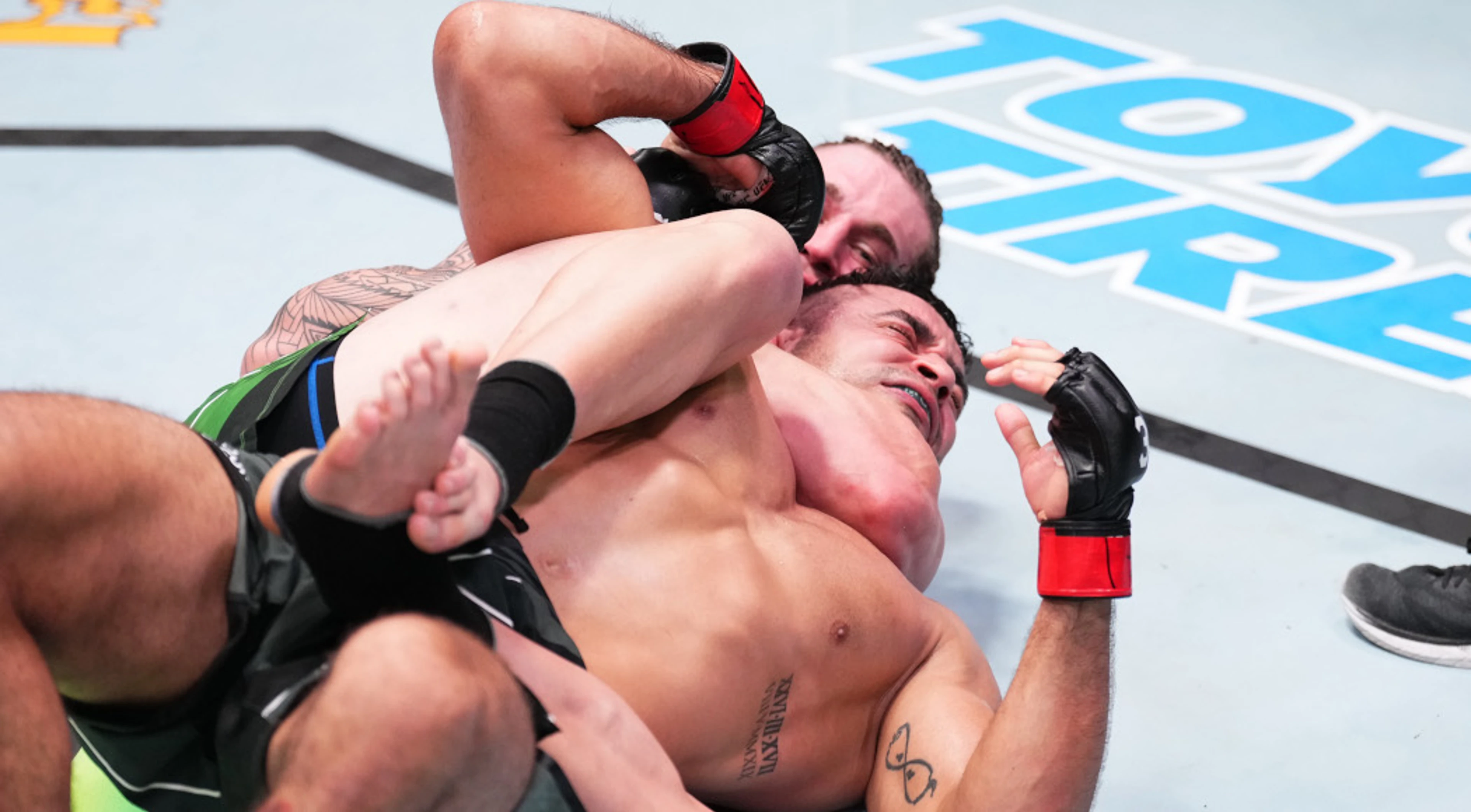 Allen defeats Muniz in makeshift main event